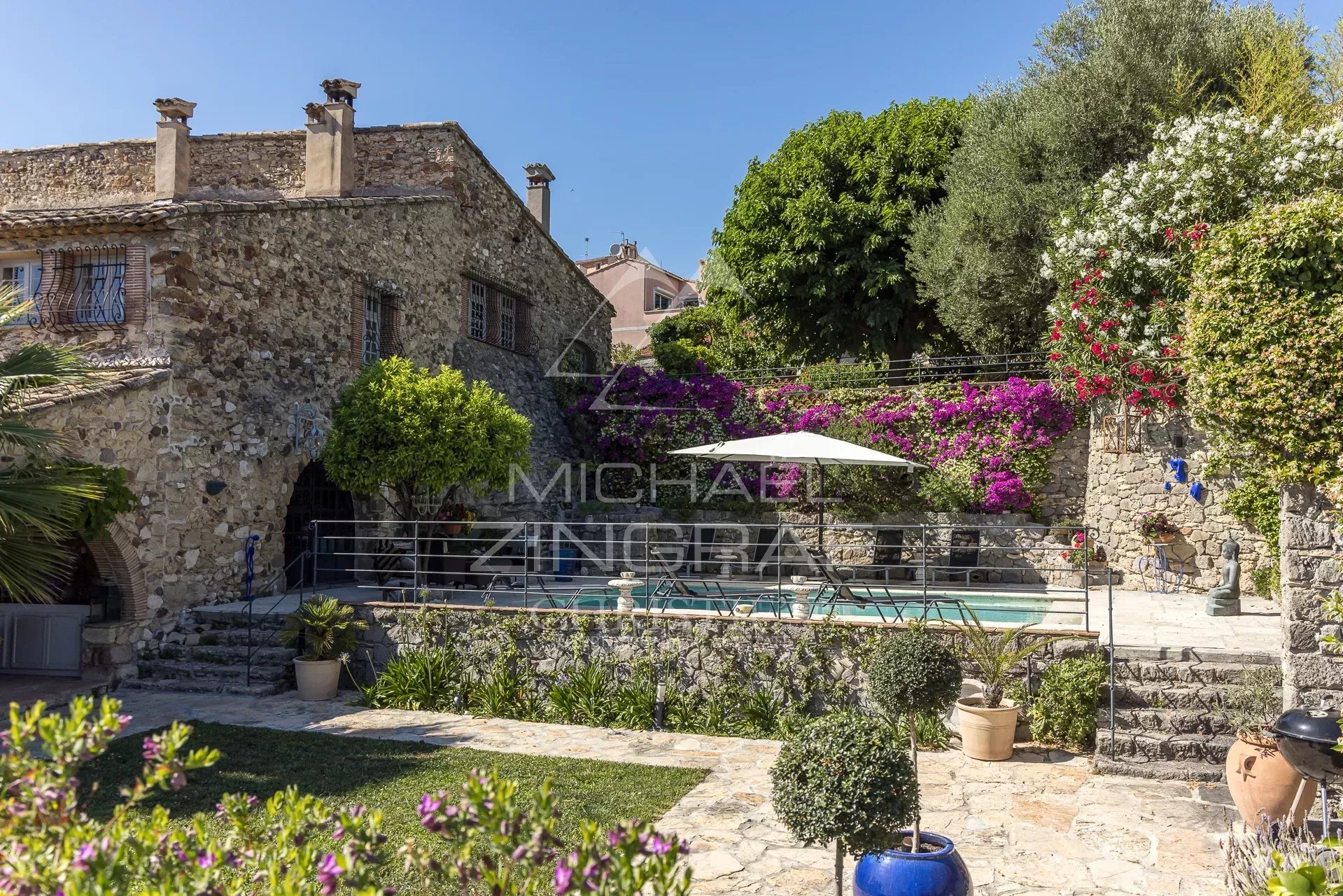 Biot - Old pottery from the 18ᵉ century