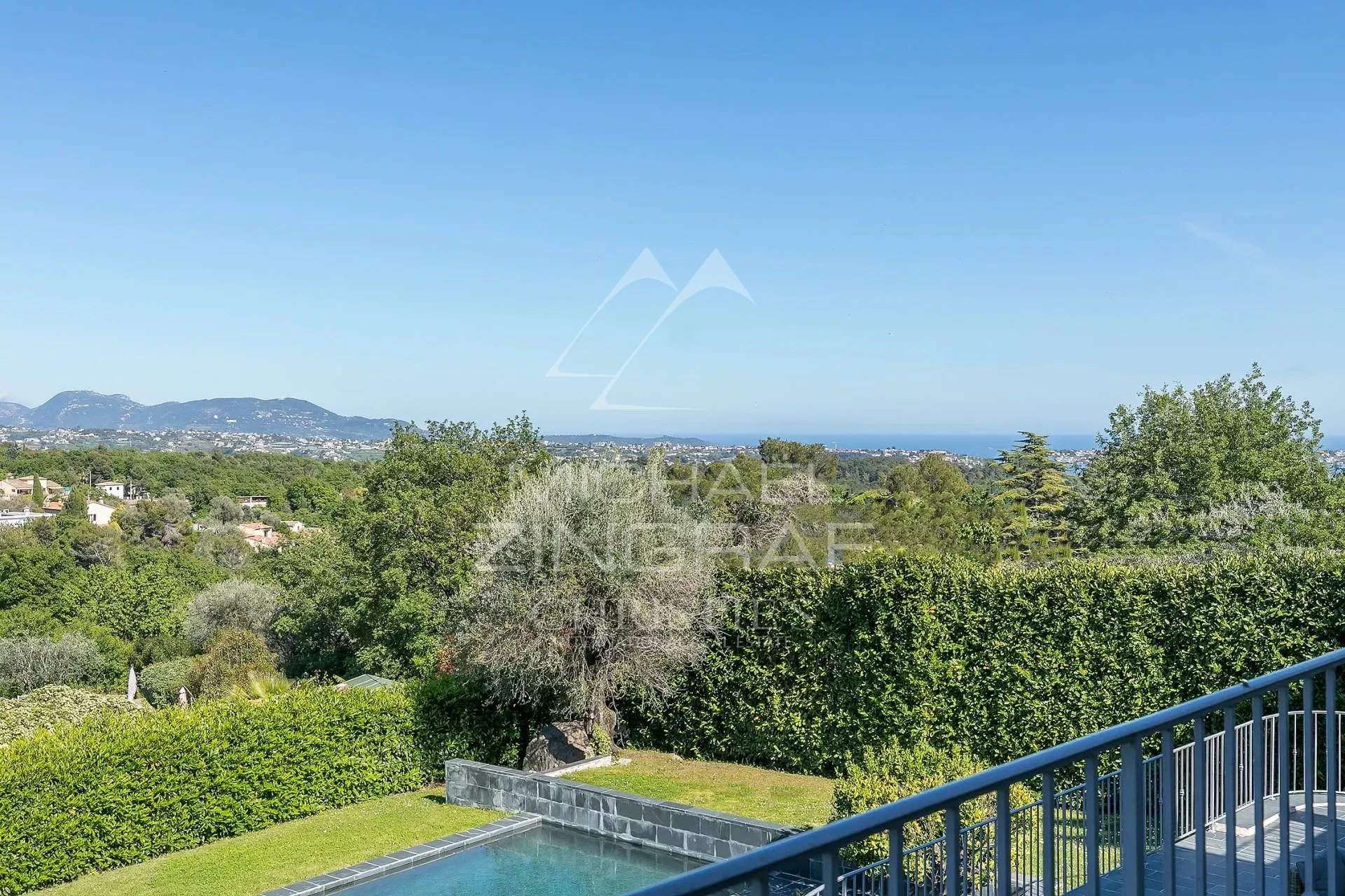 Proche Saint-Paul de Vence - Superbe propriété d’architecte