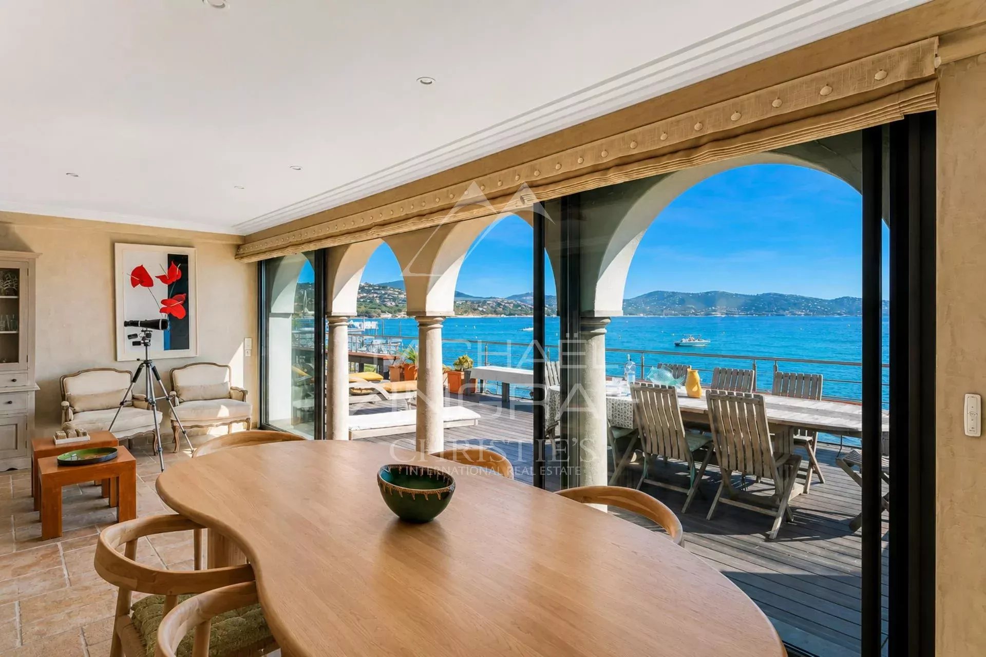 Villa pieds dans l'eau à Sainte-Maxime