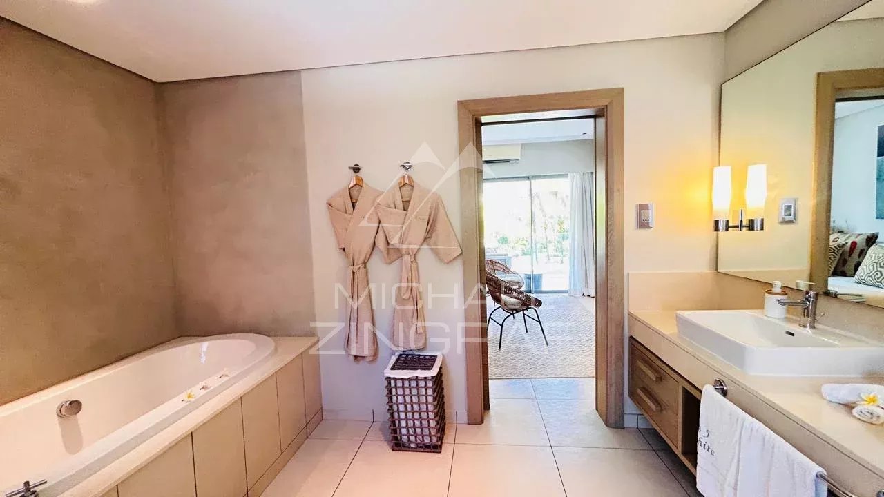 Exceptional duplex in the heart of Anahita