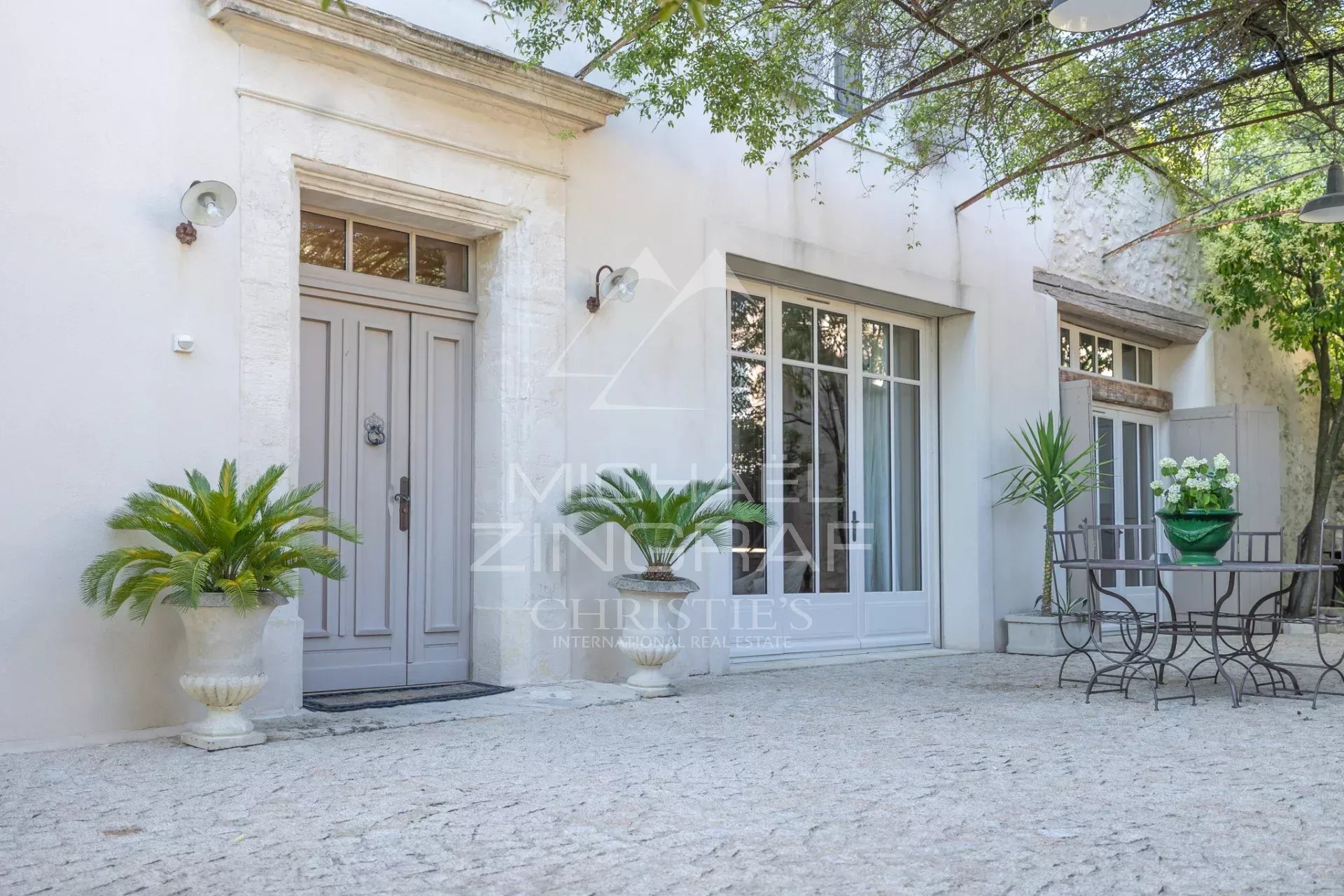 Exclusivité - Proche de l'Isle-sur-la-Sorgue - Magnifique maison de maître rénovée avec piscine