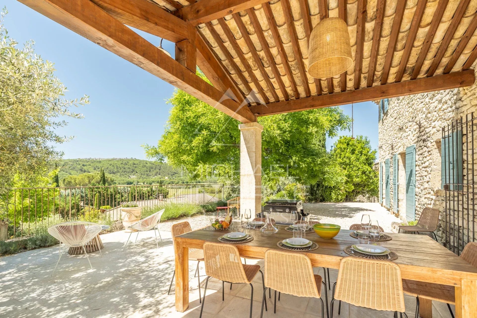 Gordes - Charmante maison provençale avec piscine et vue
