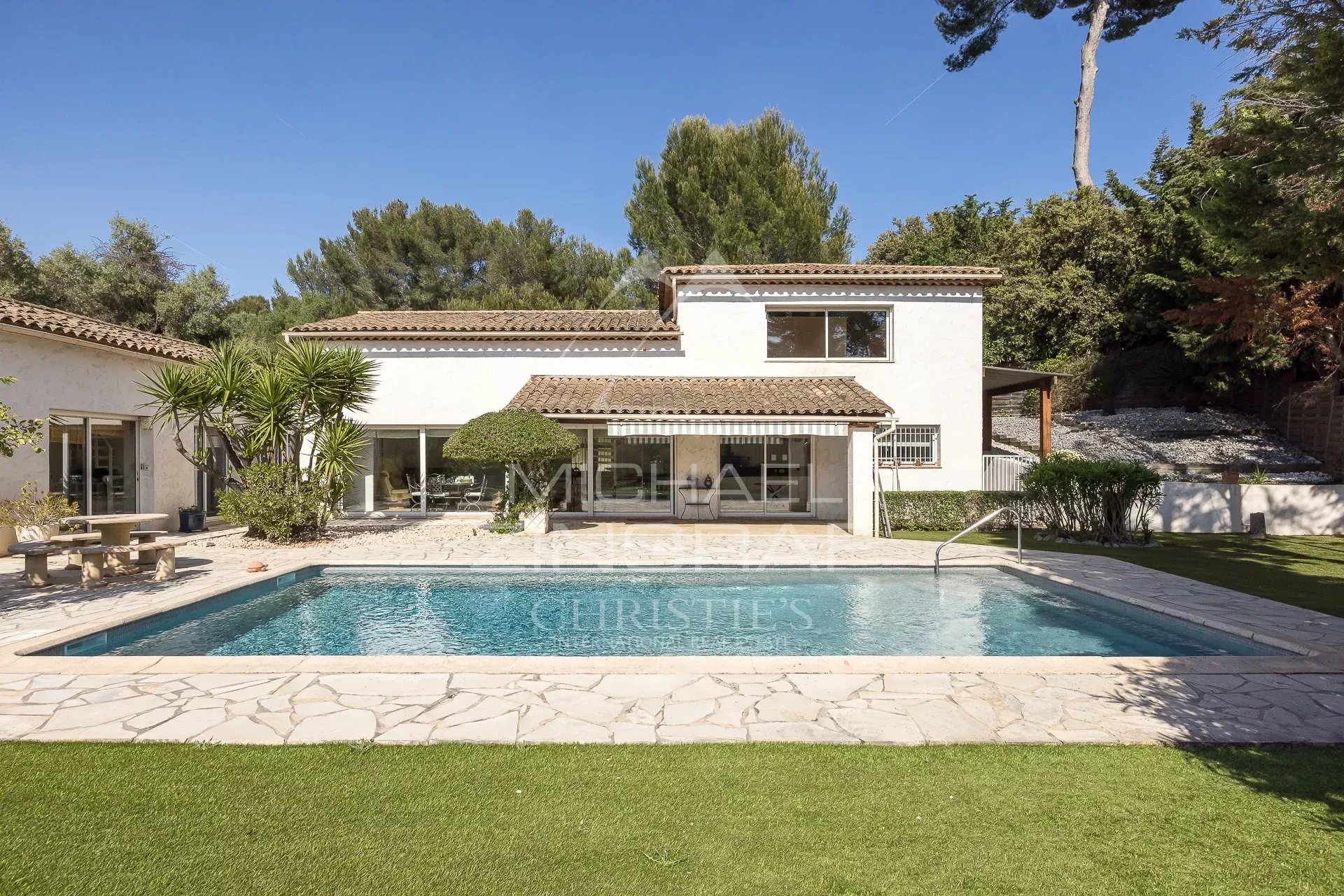 Antibes - Saint-Maymes - Domaine fermé