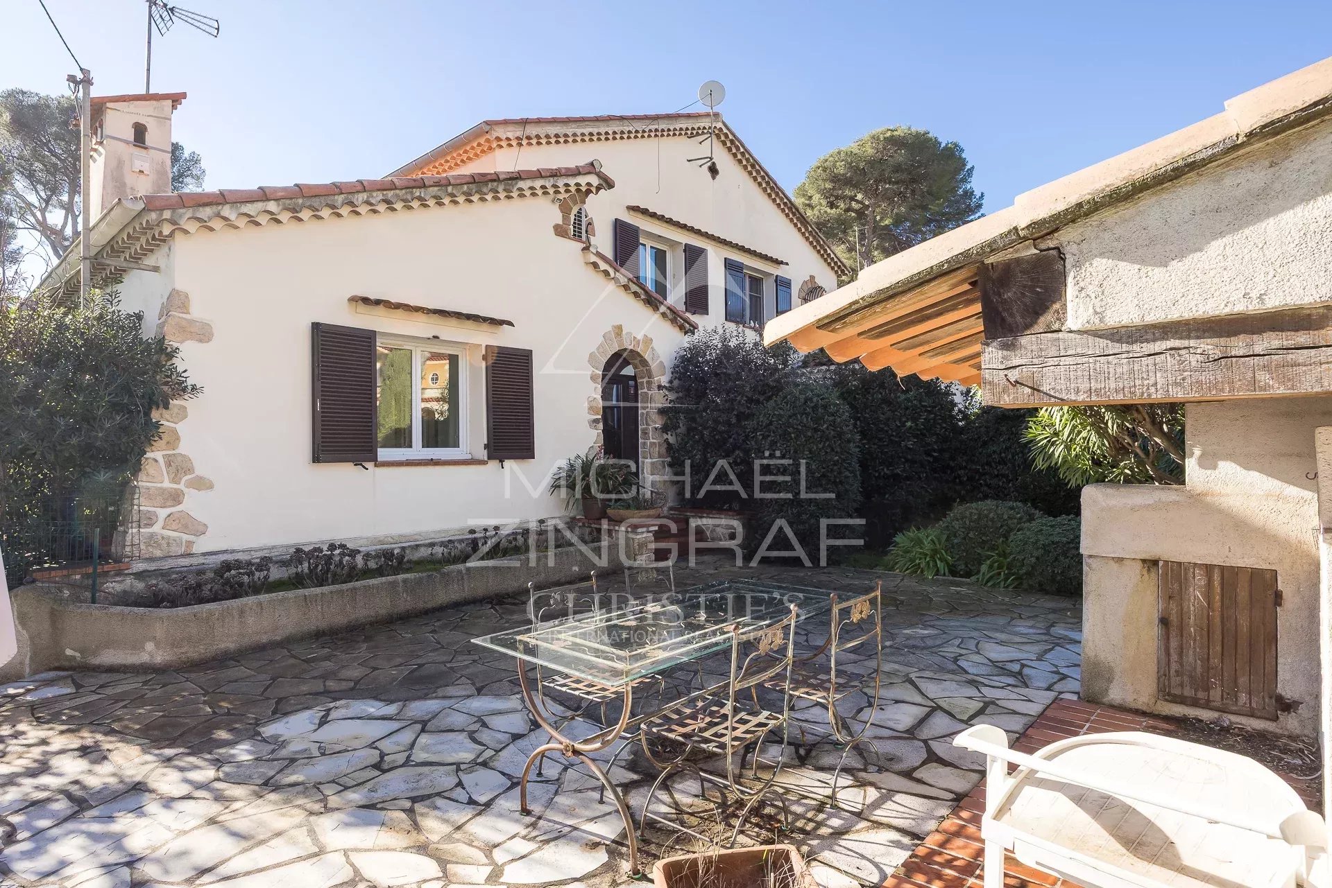Élégante villa avec jardin bucolique au Cap d’Antibes