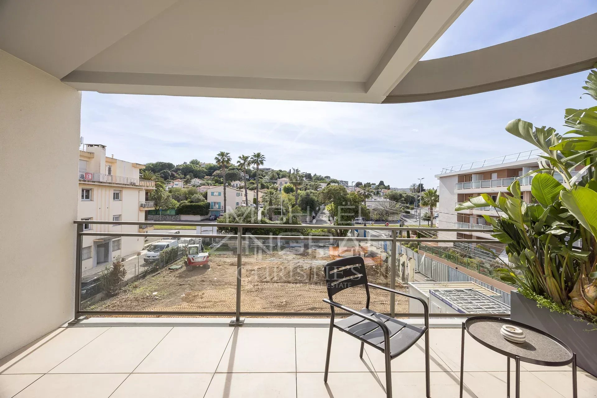 ANTIBES – BIEN D’EXCEPTION – DUPLEX LUMINEUX – TERRASSES – RÉSIDENCE RECENTE