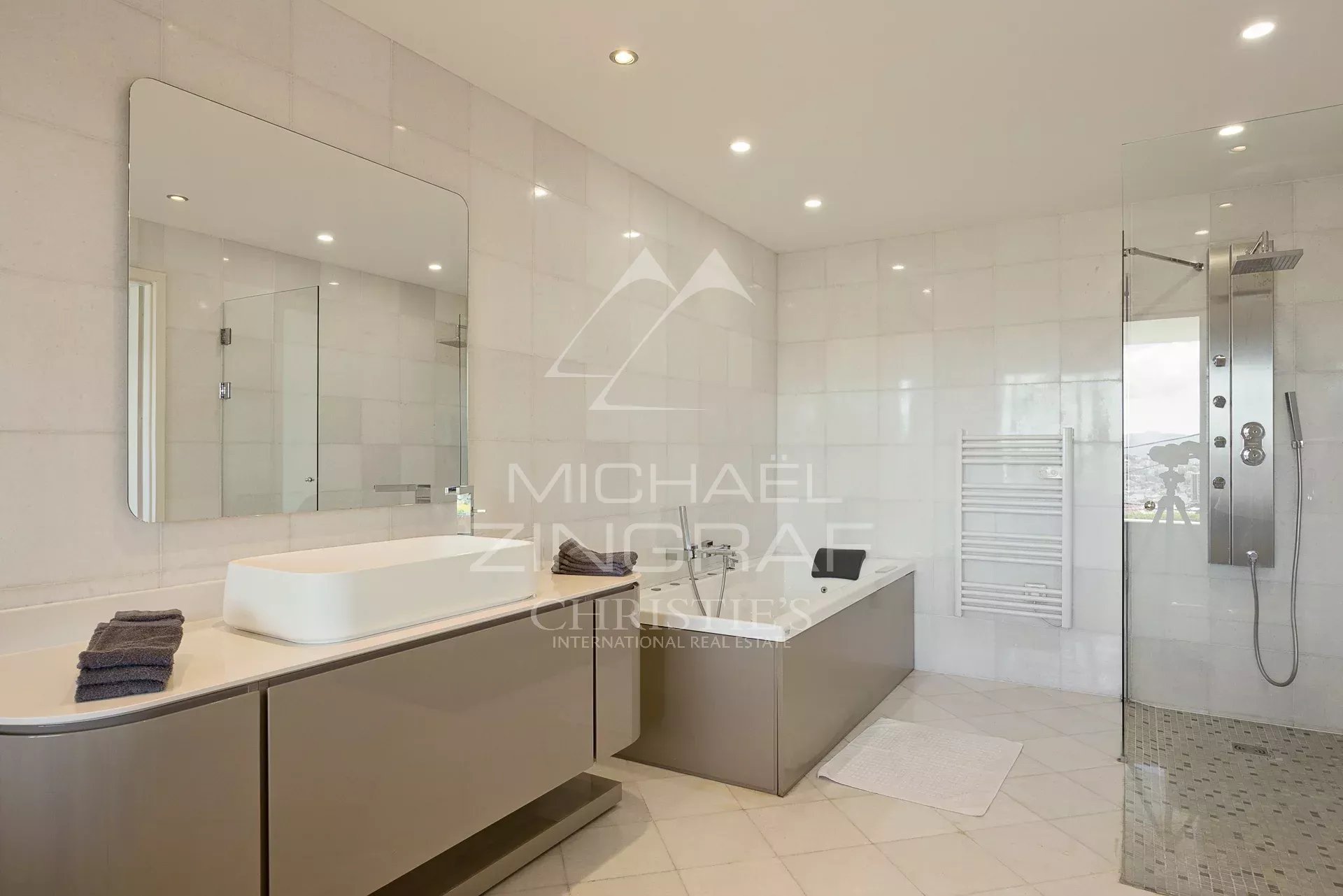Cannes - Somptueuse villa neuve