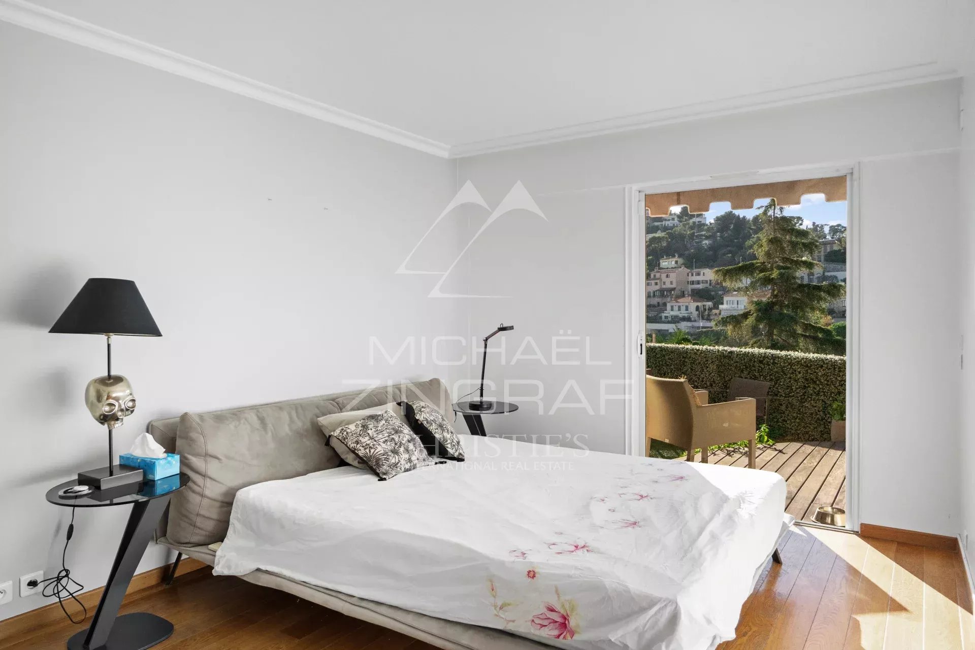 Villefranche-sur-mer Wunderschöne 4-Zimmer-Wohnung – Garten – Garagen