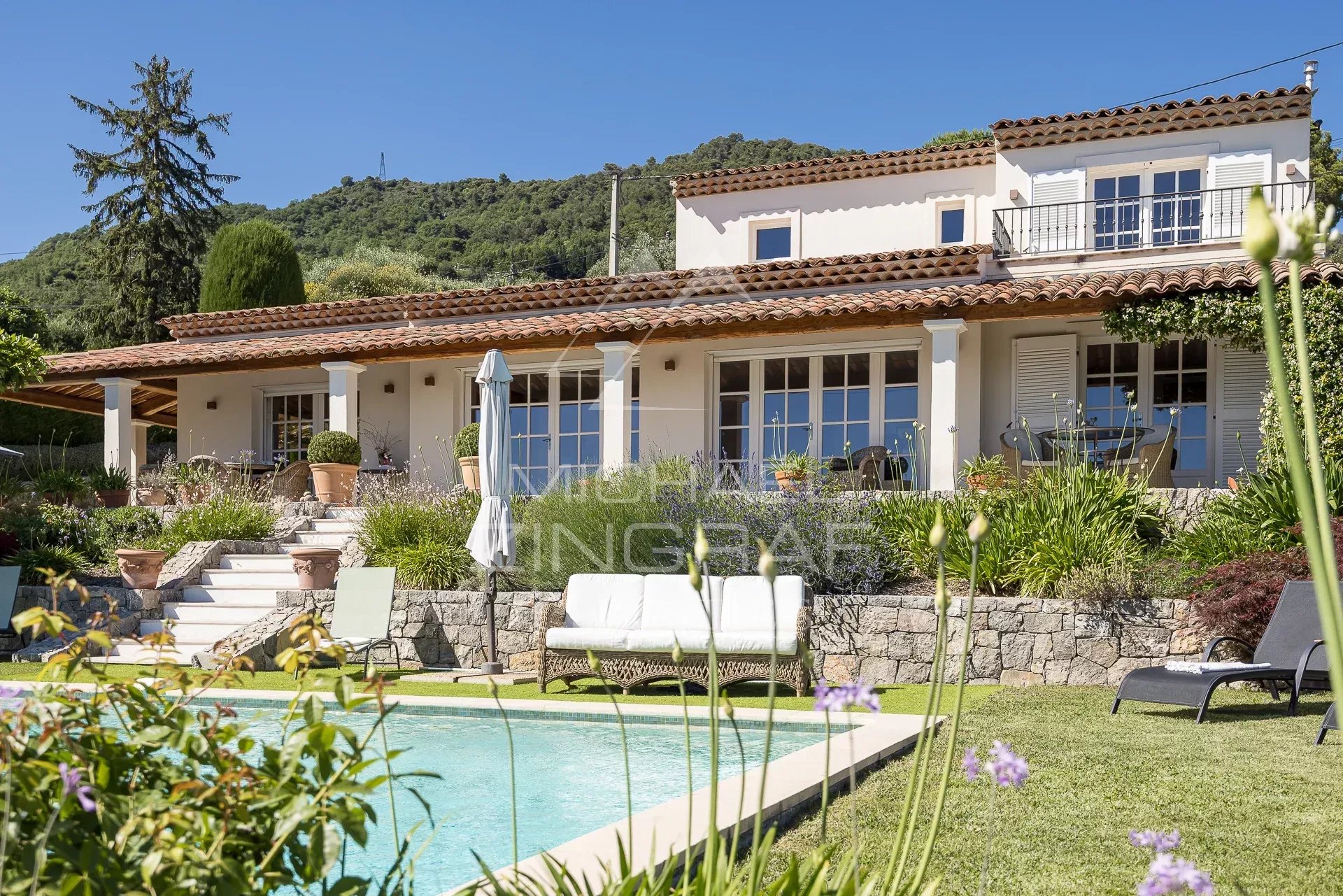 Vence – Élégante villa provençale avec vue panoramique