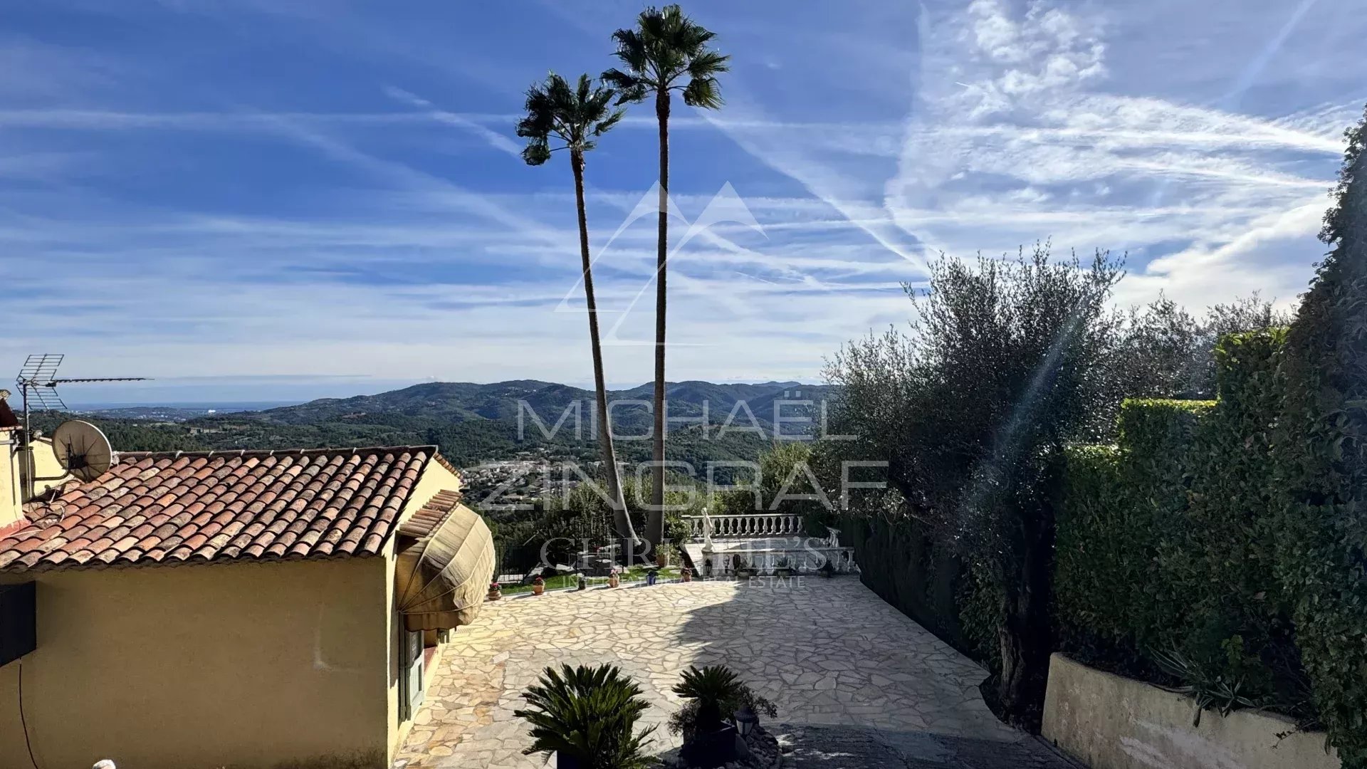 Villa with panoramic views