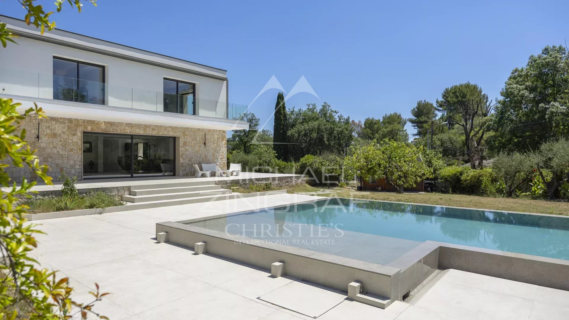 Valbonne - Elegant contemporary villa