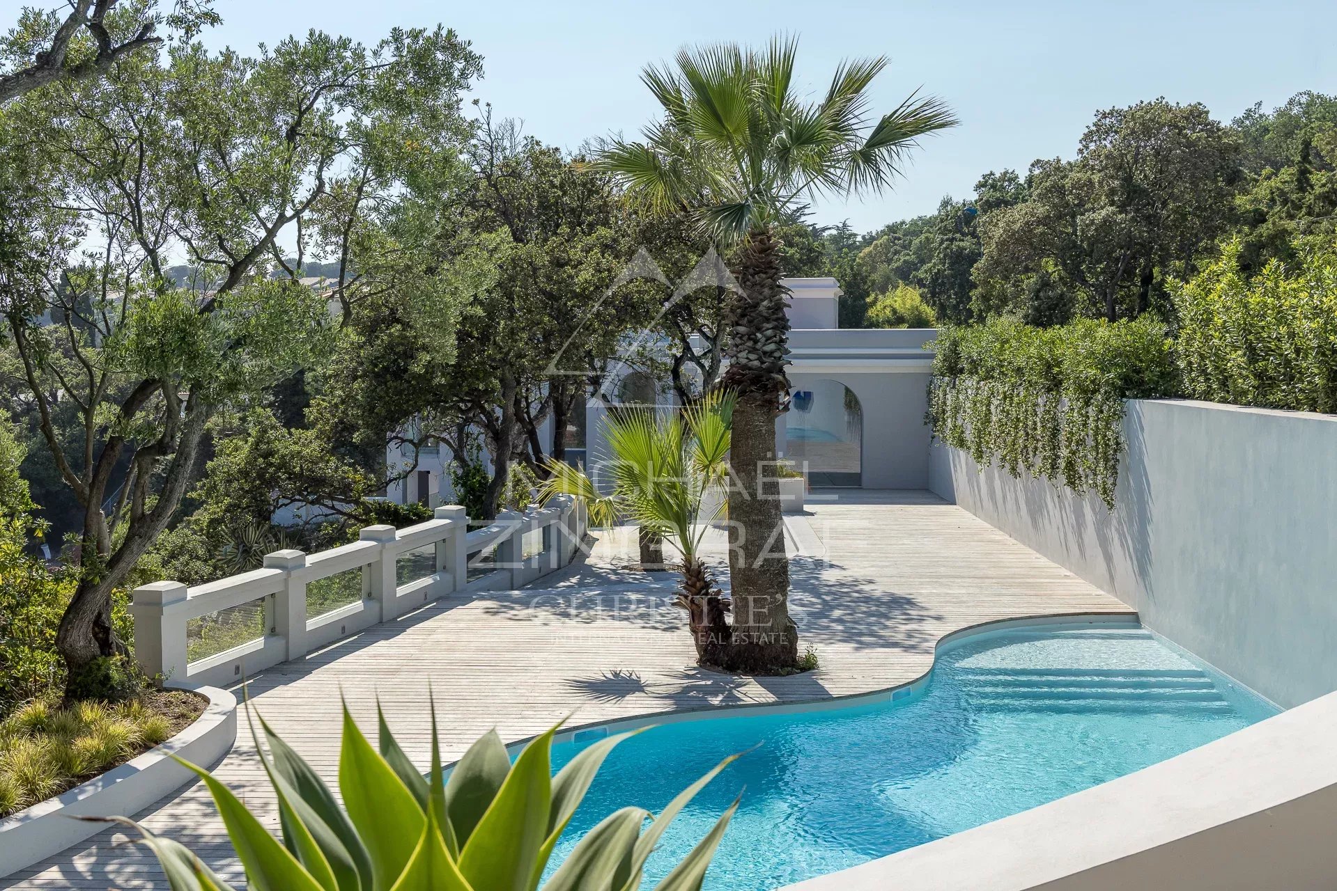 Proche Cannes - Villa pieds dans l'eau