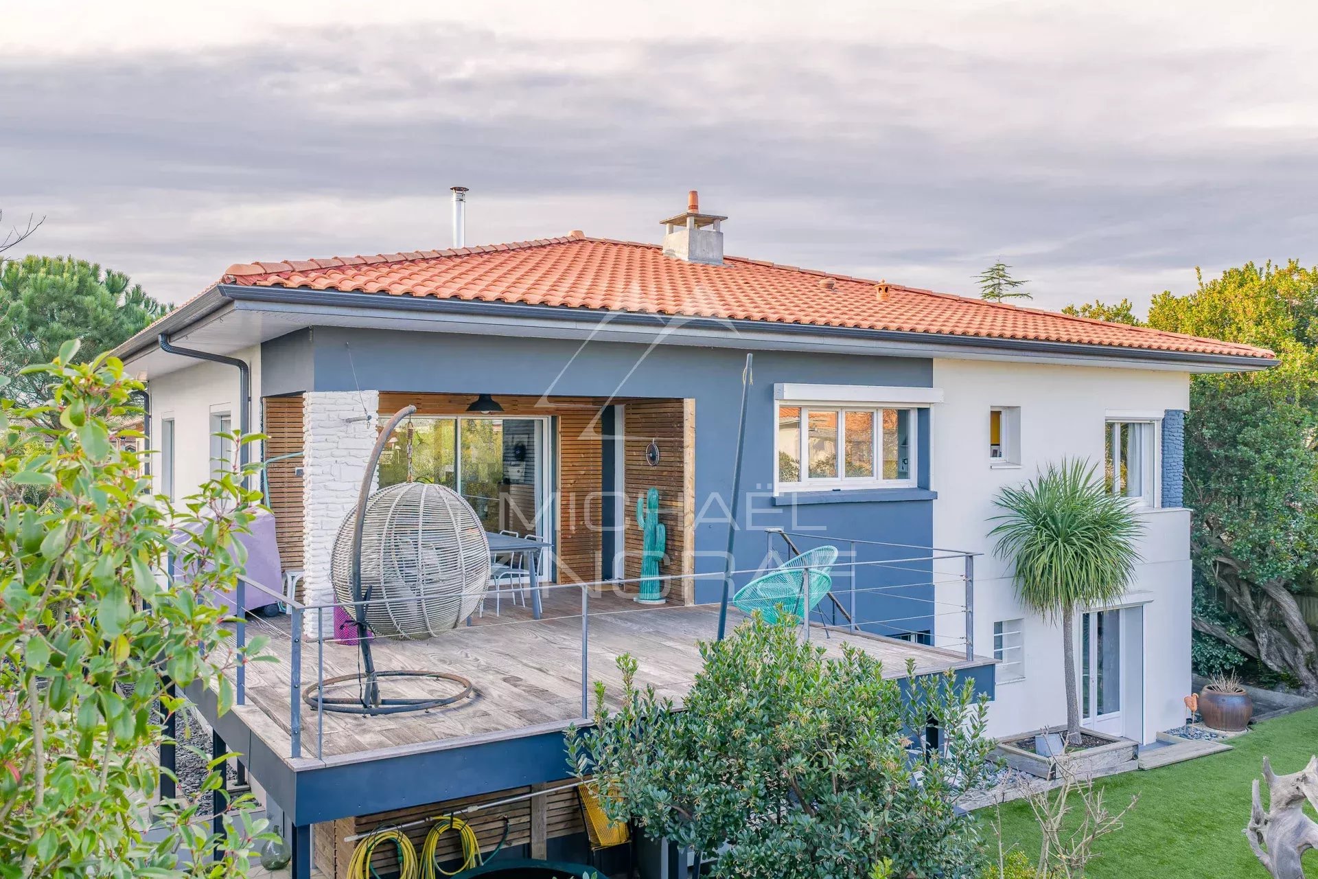 Maison contemporaine avec jardin et piscine au cœur de La Hume