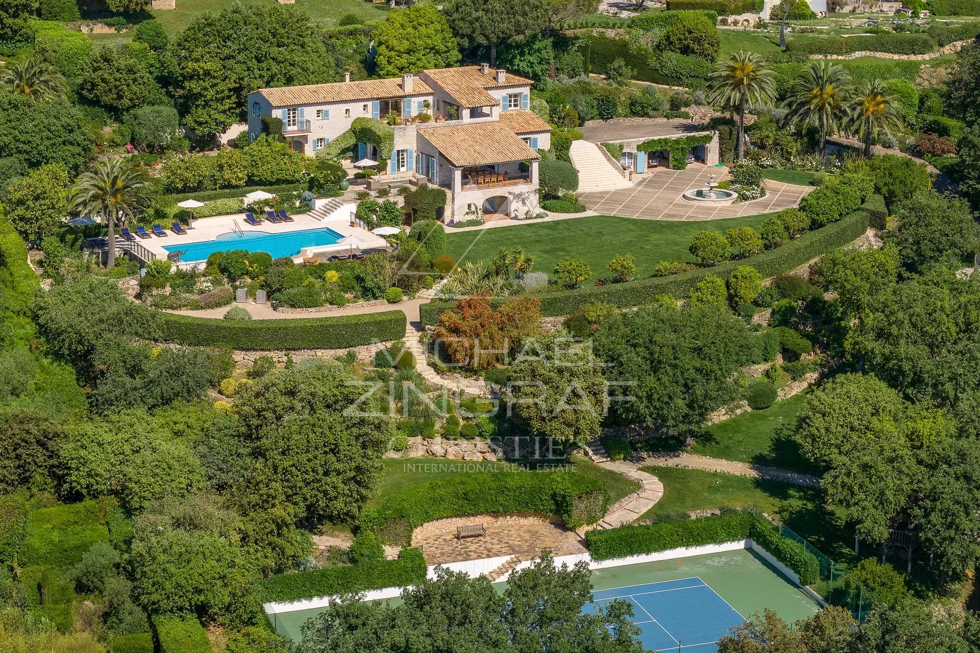 Co-Exclusivité: Propriété d'exception sur 1HA de terrain