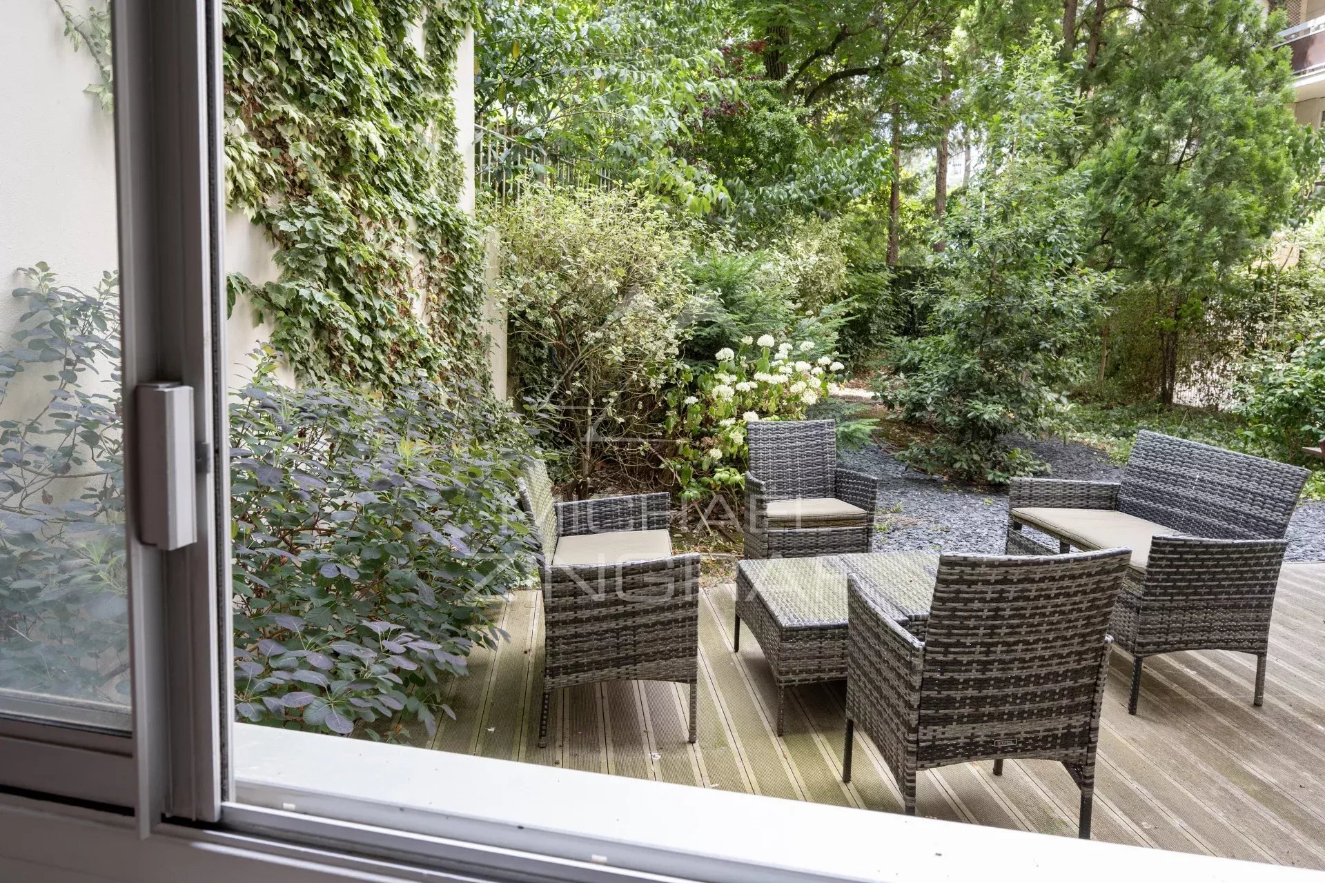A vendre - 2 Pièces - Inkermann-  Jardin - Lycée Pasteur- Bon état