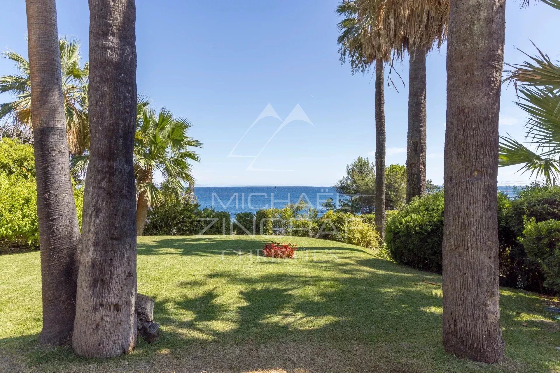 Cannes et Golfe-Juan – Vue mer imprenable et accès direct à la mer