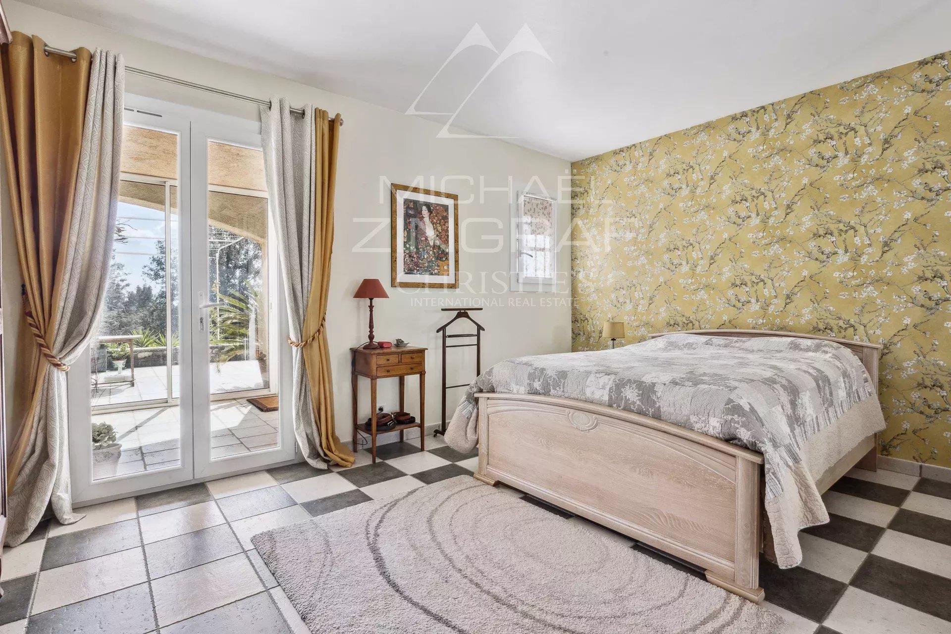 Jolie Villa provençale avec vue mer , véritable havre de paix.