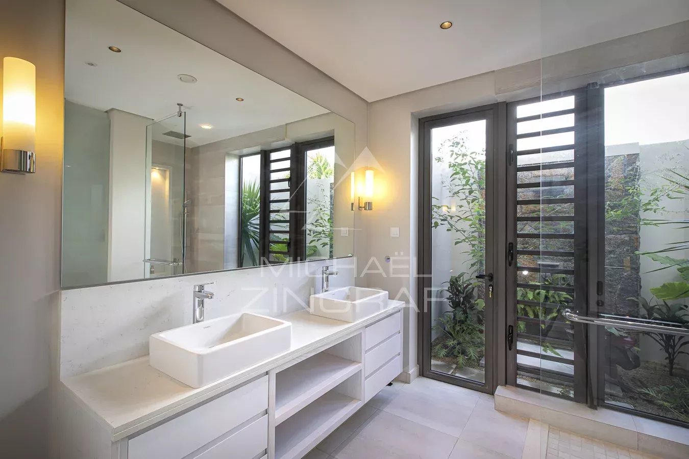 Außergewöhnliche Villa im Herzen des Wohnviertels The Gardens