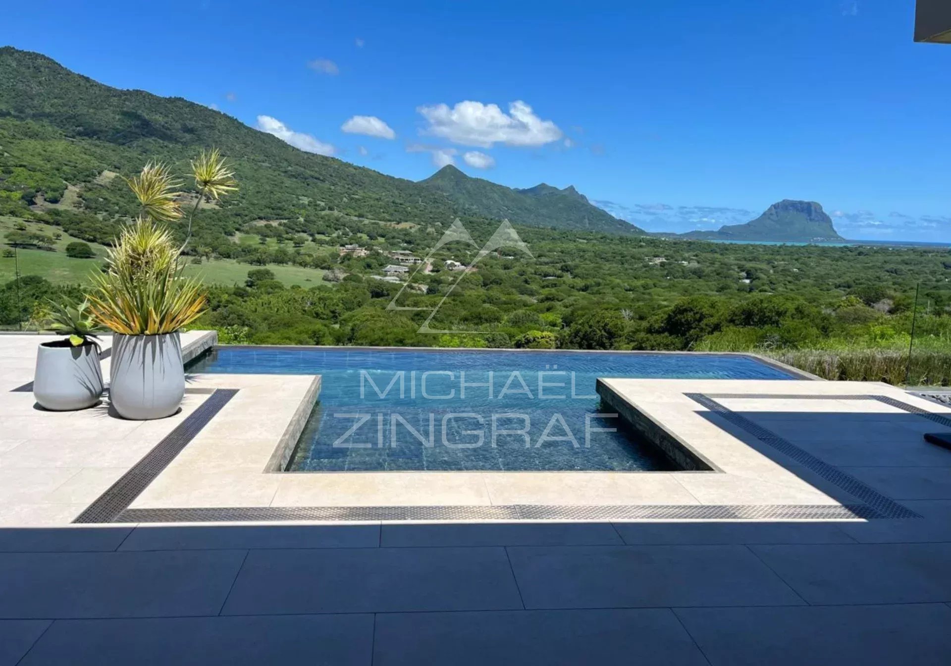 Exceptional Luxury Villa in Black River
