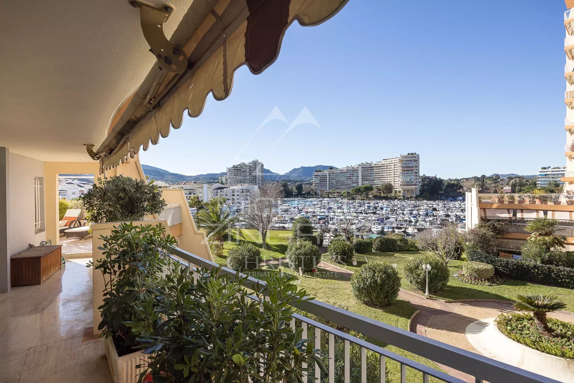 Mandelieu-La Napoule - Lumineux appartement avec vaste terrasse