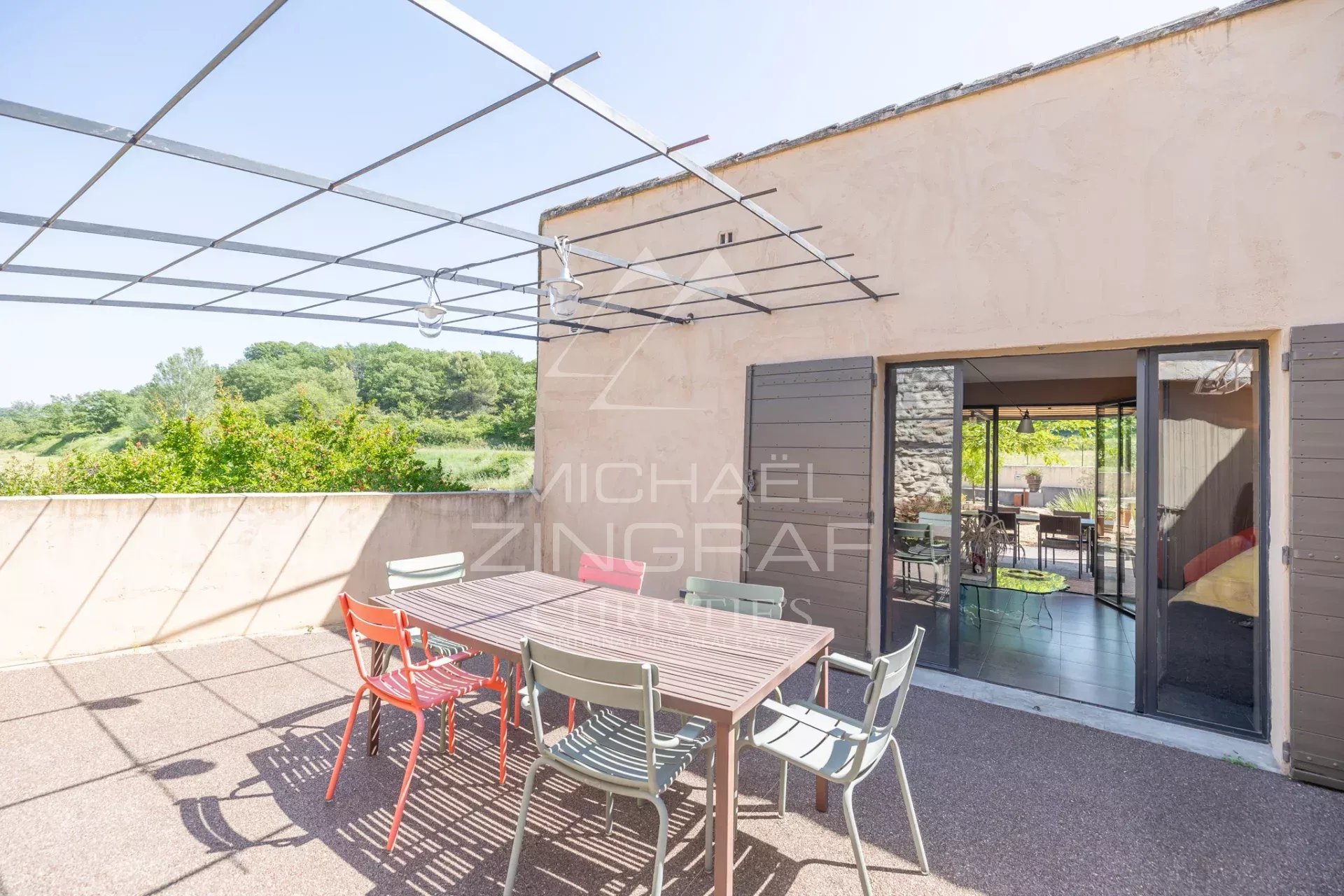 Oppède - Belle maison de hameau aux vues exceptionnelles et à deux pas des commerces