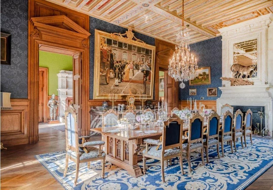 A vendre - Chateau 19ème - Parfait état - 52 hectares