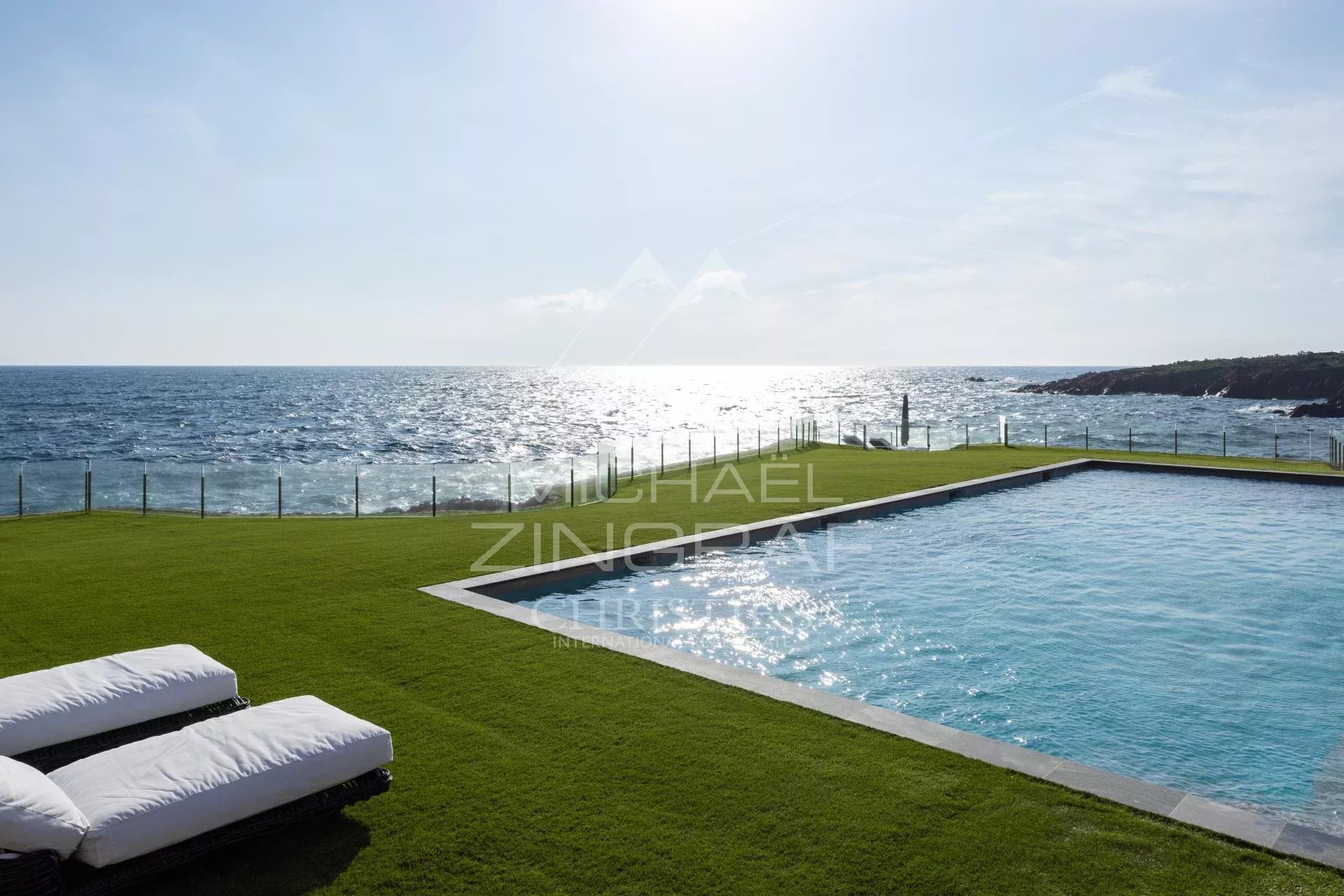 Cannes et Saint-Tropez - Anthéor - Villa pieds dans l'eau