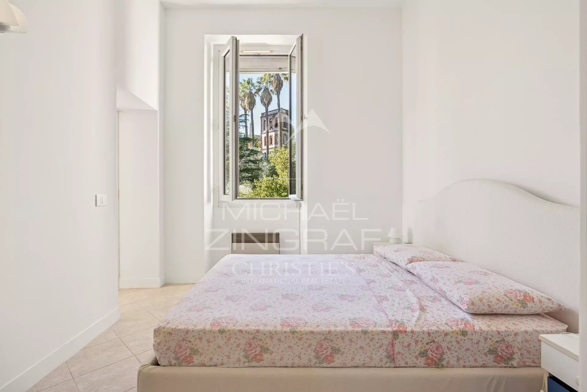 Cannes et Golfe-Juan – Vue mer imprenable et accès direct à la mer