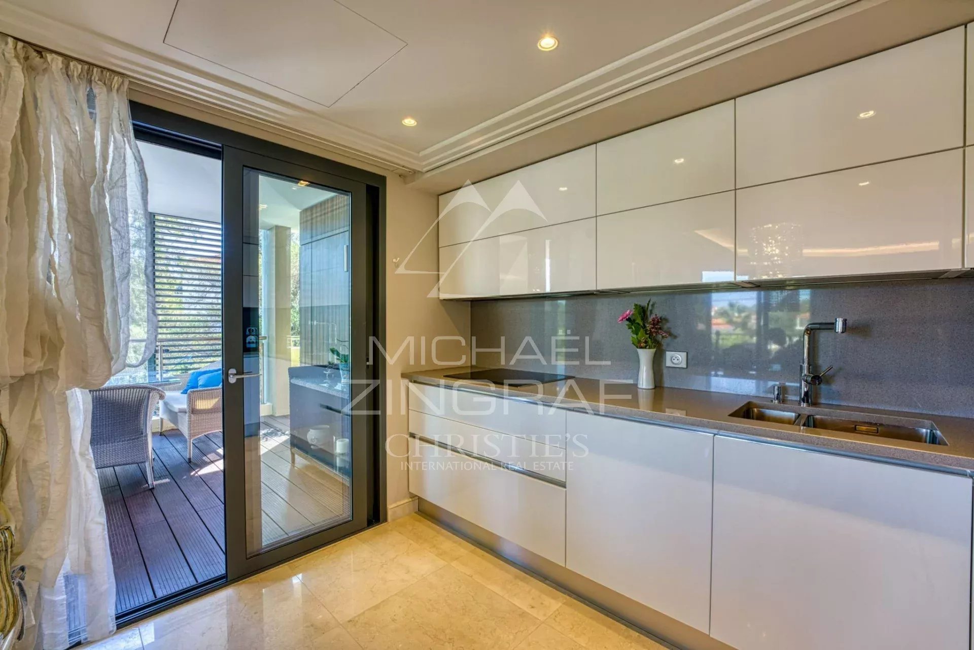 Appartement d'Exception avec Terrasses Panoramiques et Prestations Haut de Gamme