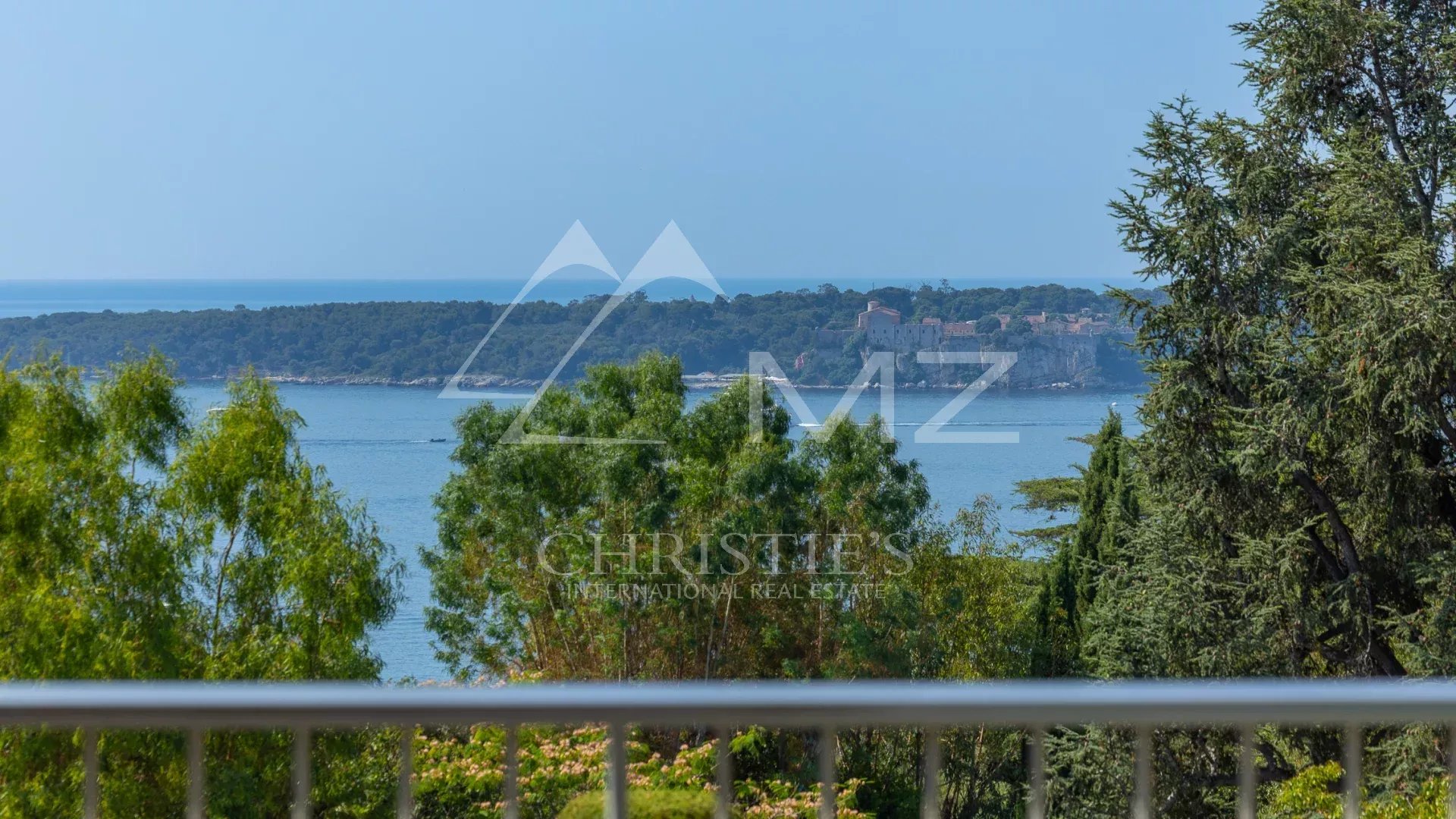 2-Room Apartment with Panoramic Sea View in the Prestigious California District