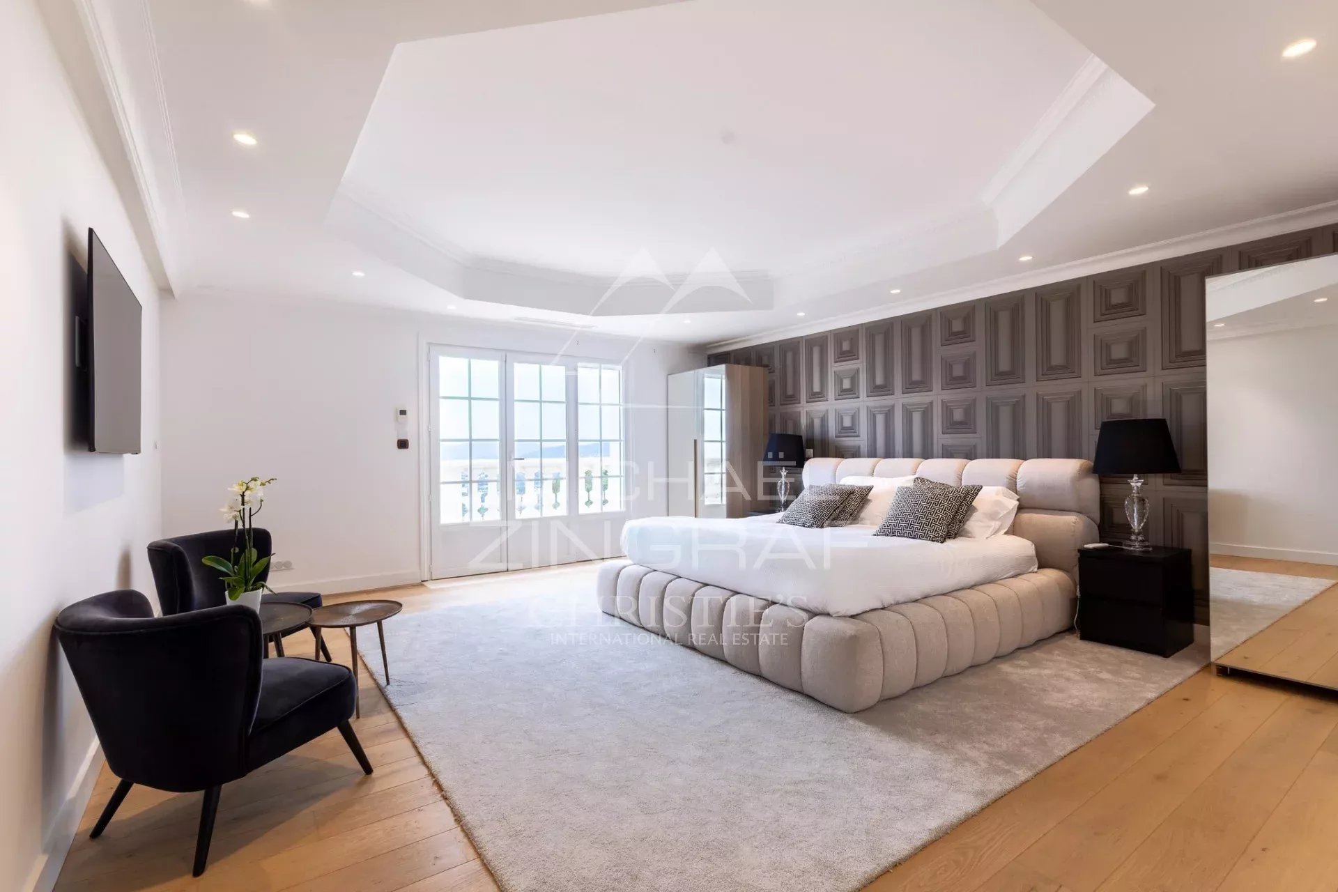 At the Gates of Cannes — Panoramic Sea View Villa — 11 Suites