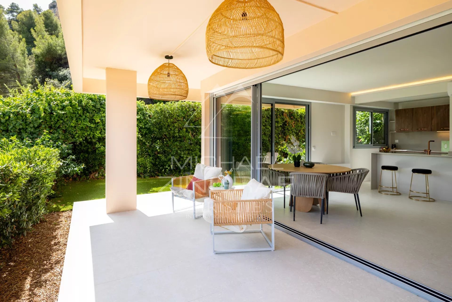 VILLEFRANCHE SUR MER - Magnifique 3 Pièces entièrement rénové