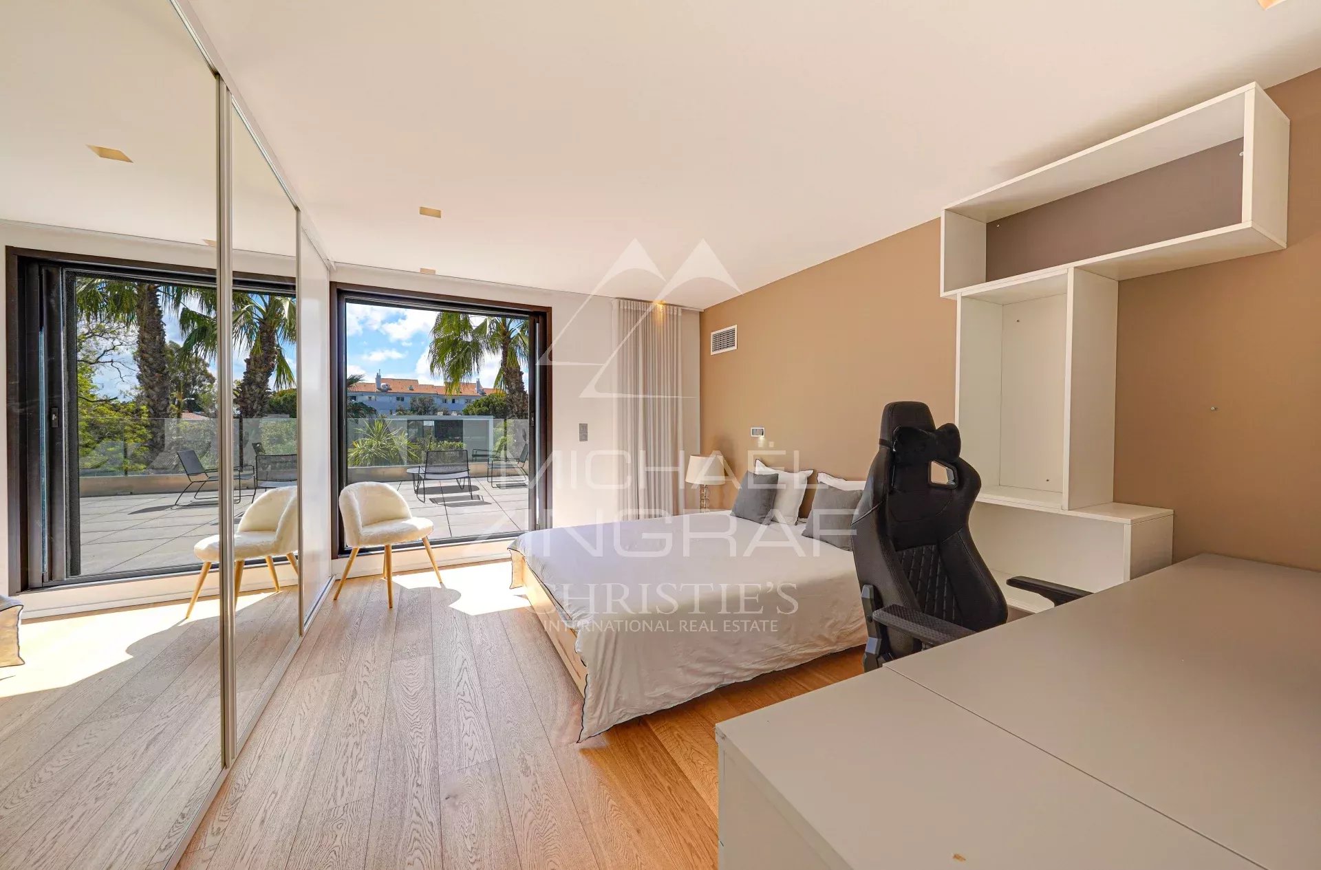 Domaine exclusif - belle villa contemporaine proche de la plage