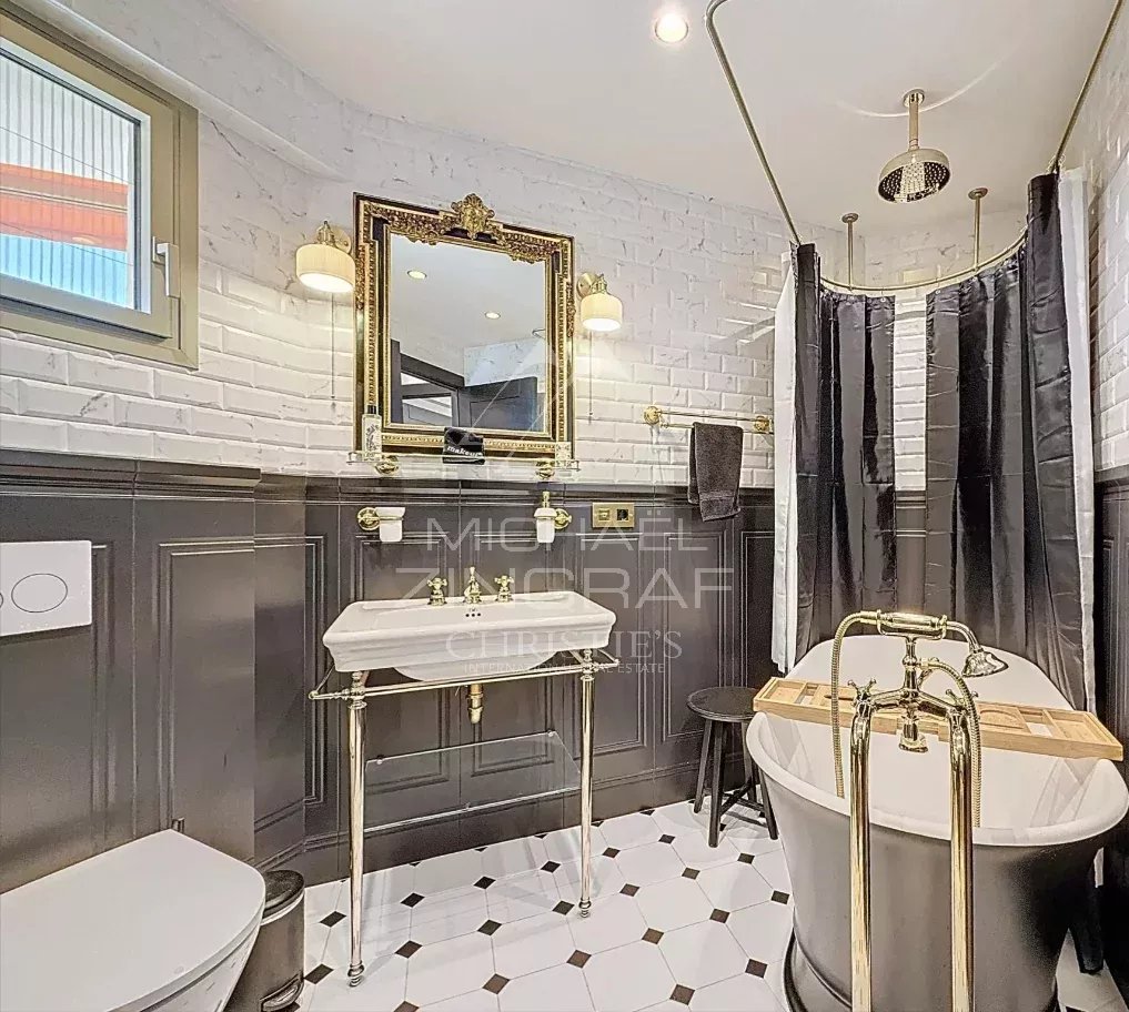 Juan-les-Pins – Außergewöhnliche Wohnung im obersten Stockwerk, großzügige Räume, Sonne und Meerblick