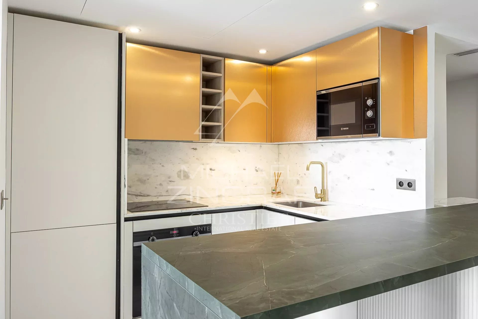 Beausoleil Wohnung mit Meerblick in einem neuen Gebäude