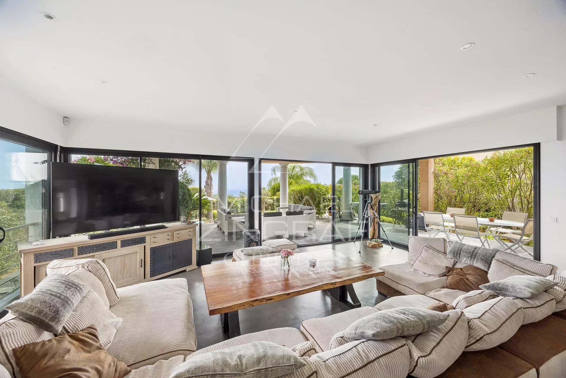 Proche Nice - Domaine privé et vue mer panoramique