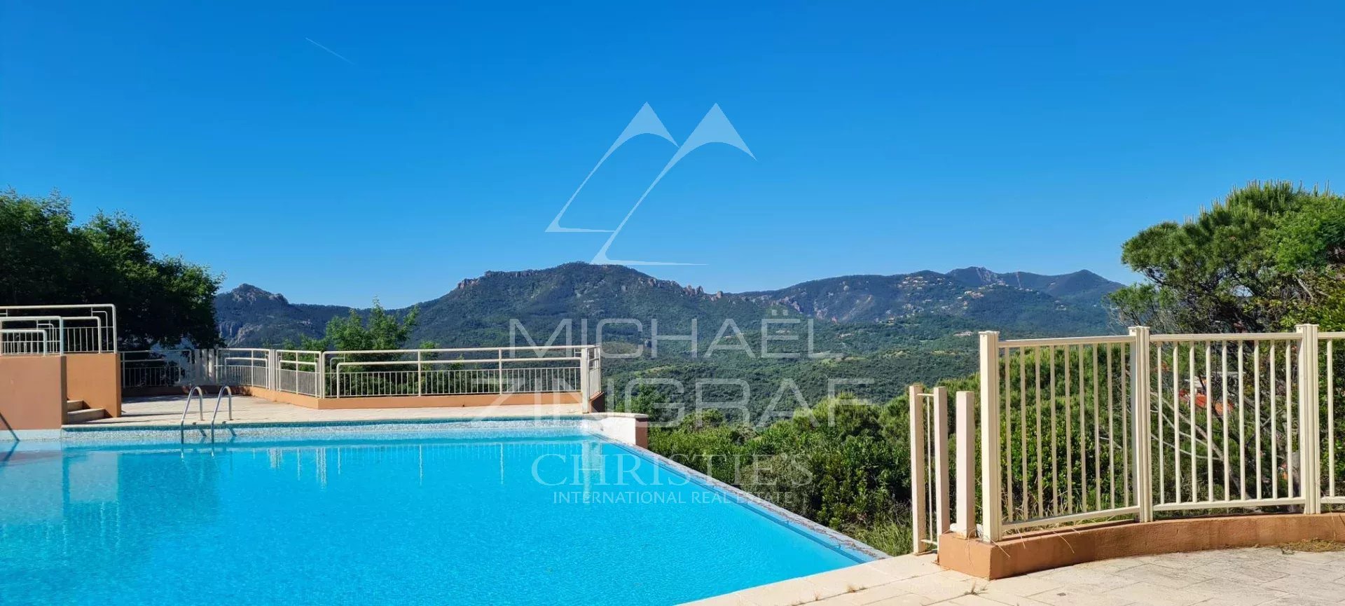 RENOVATED APARTMENT WITH SEA VIEW