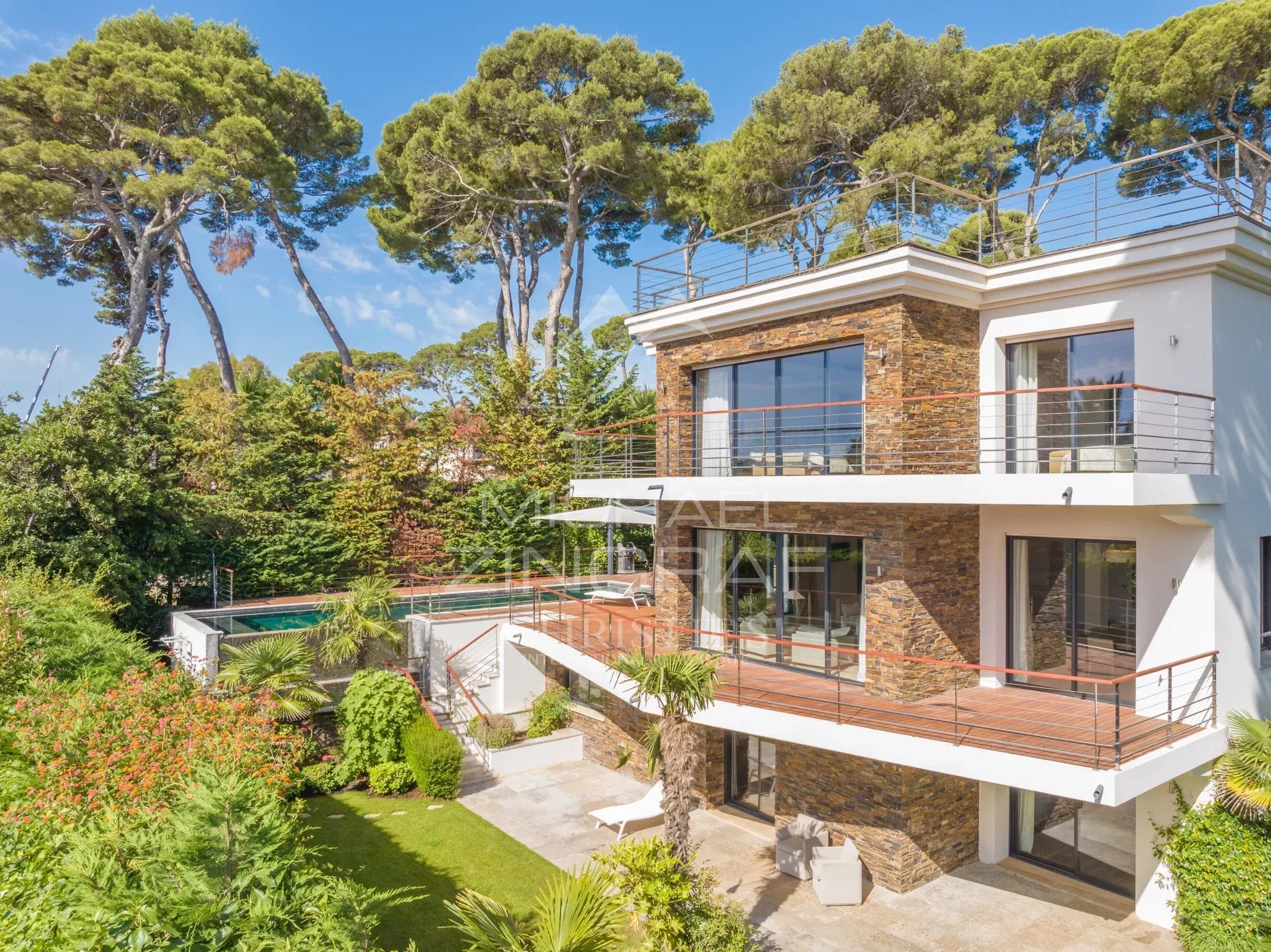 Modern renovierte Villa nahe der Strände von Garoupe