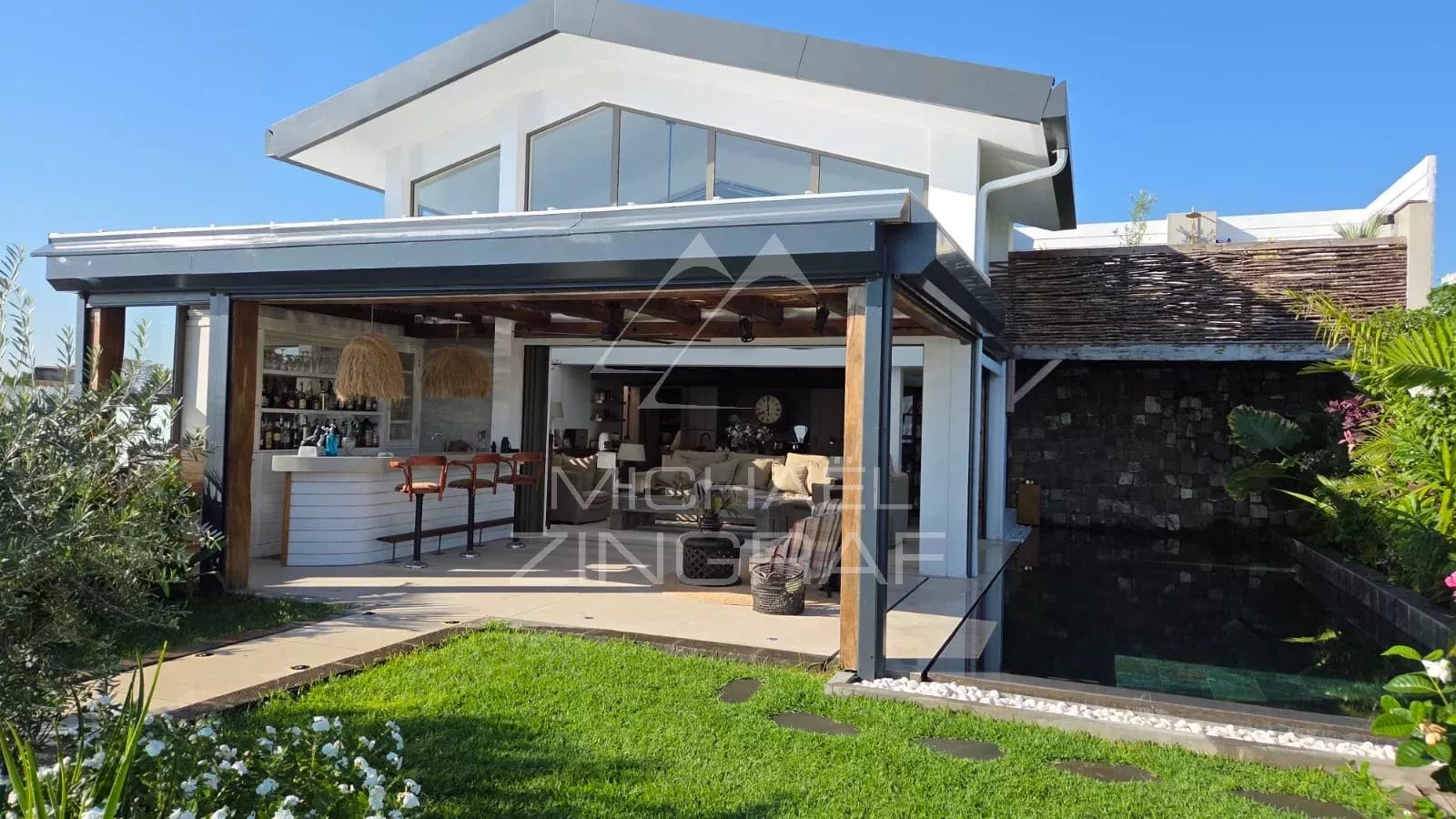 Exceptional Beachfront Penthouse in Pointe Aux canonniers