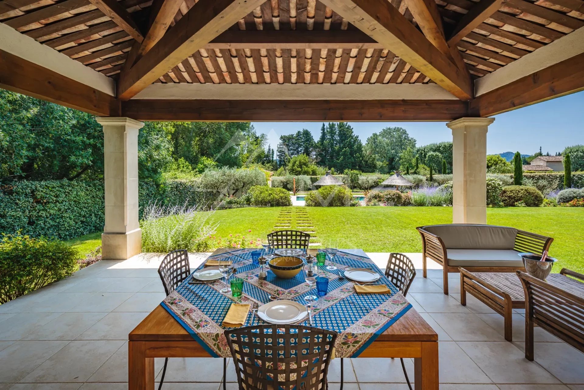 Stunning provencal Mas with landscaped garden and views