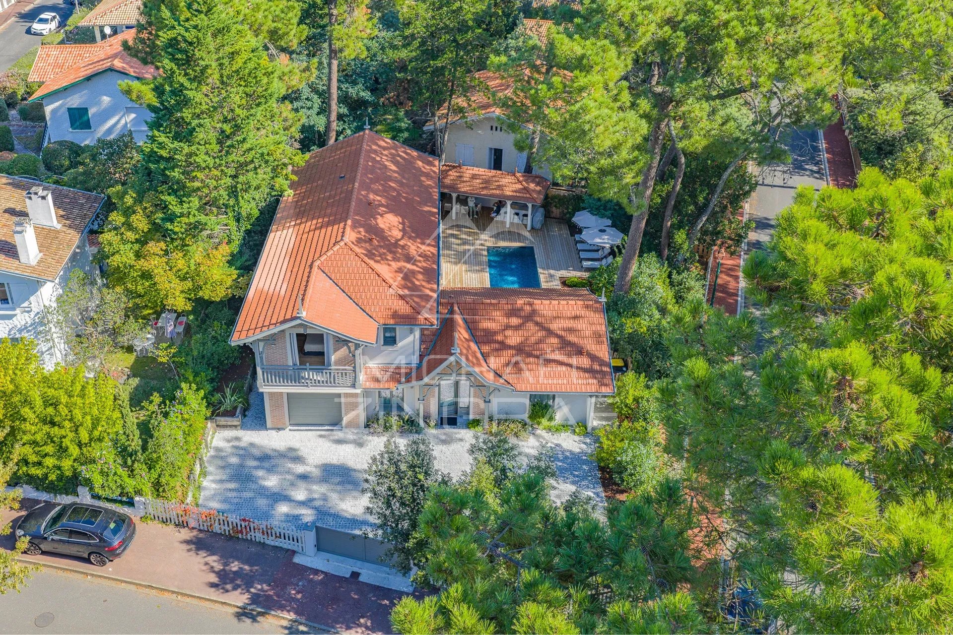 Abatilles – Elegante Familienvilla mit Pool