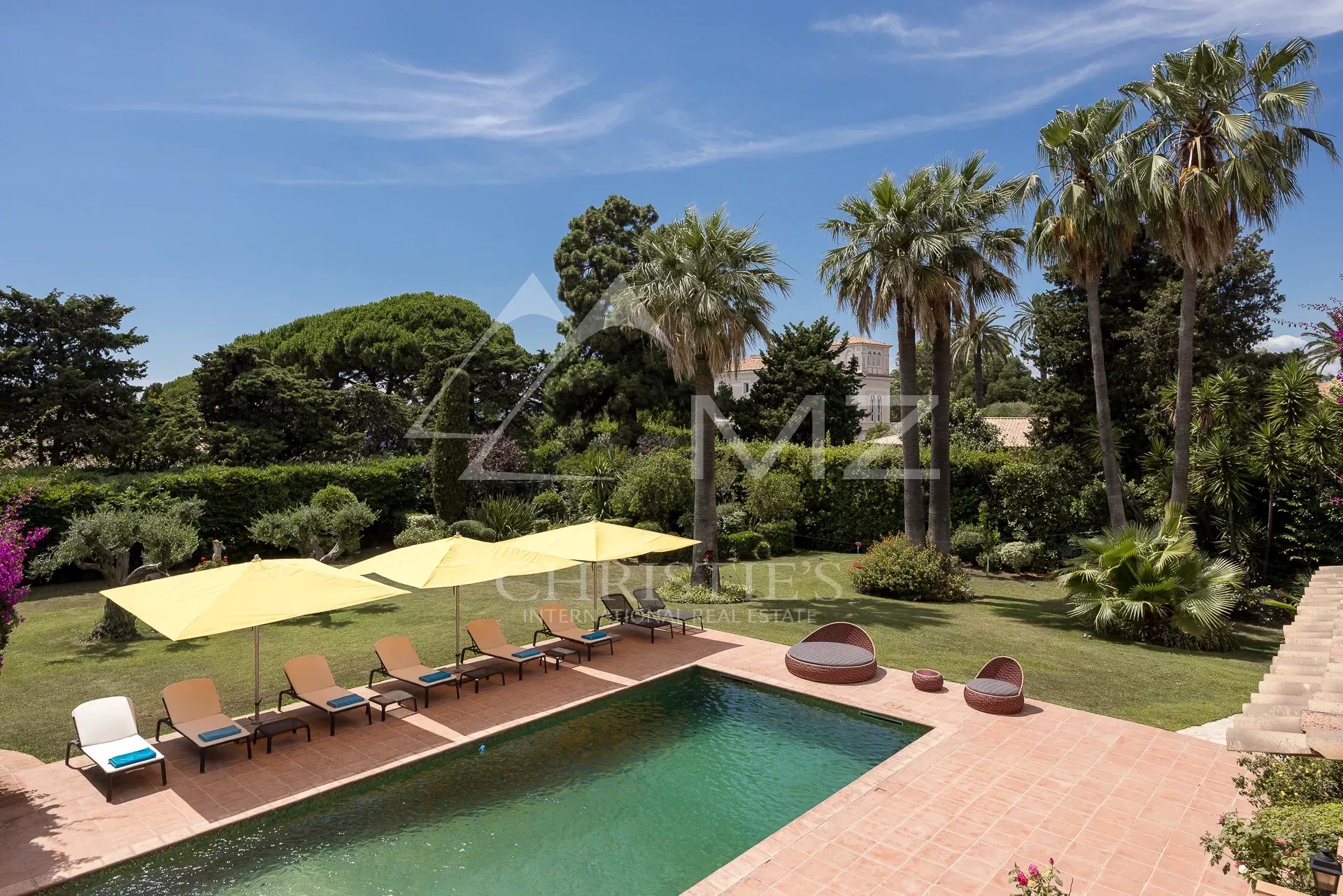 Exclusive Domain Properties in Cap d'Antibes west side with 4873 m2 landscaped park