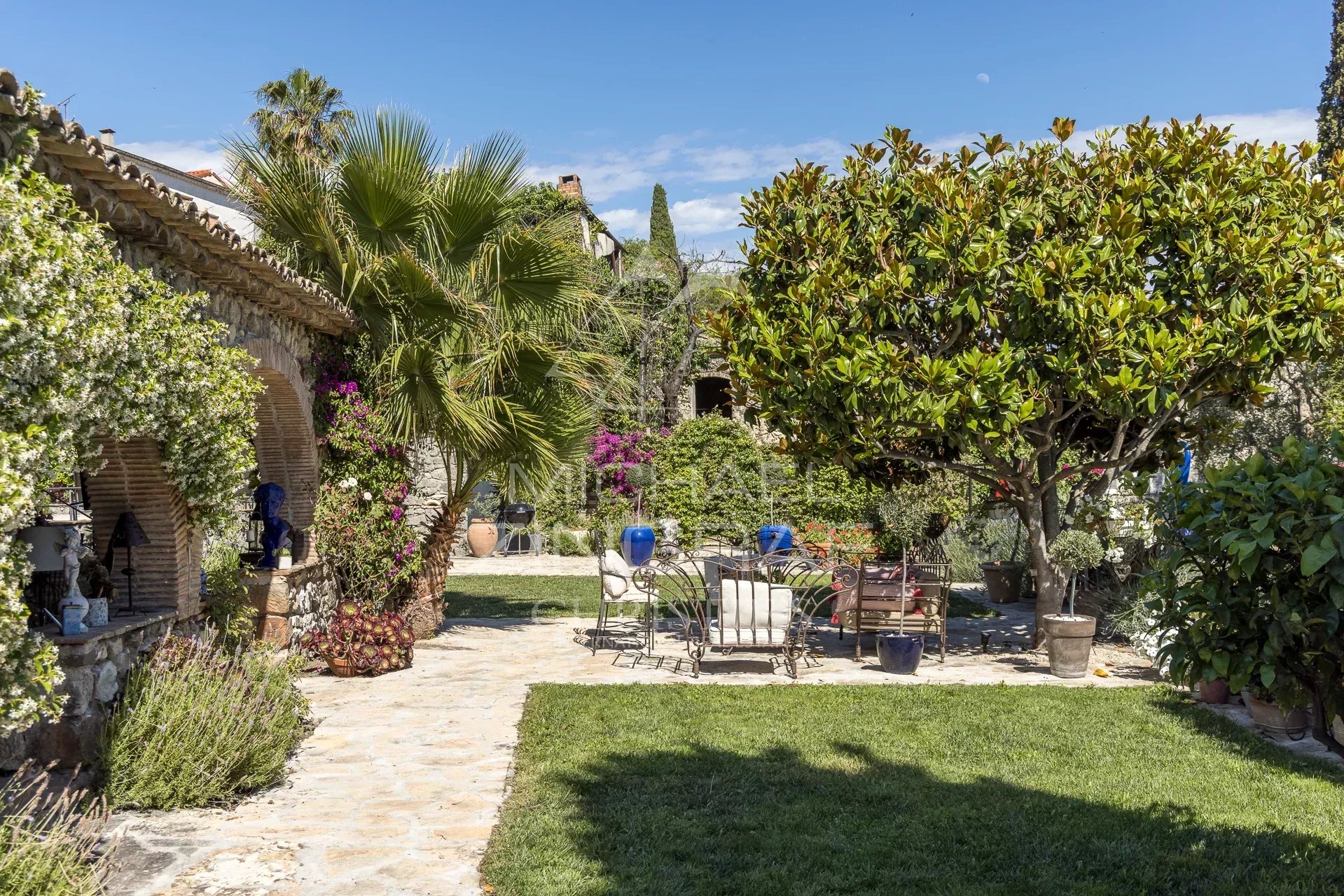 Biot - Old pottery from the 18ᵉ century