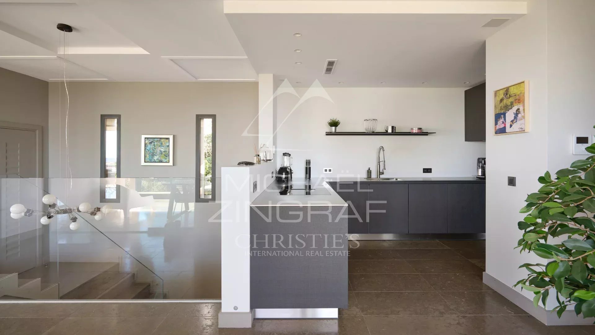 Villa d’architecte avec vue dominante