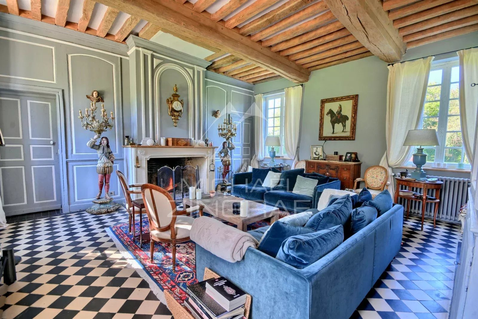 Manoir et dépendances a proximité de la mer