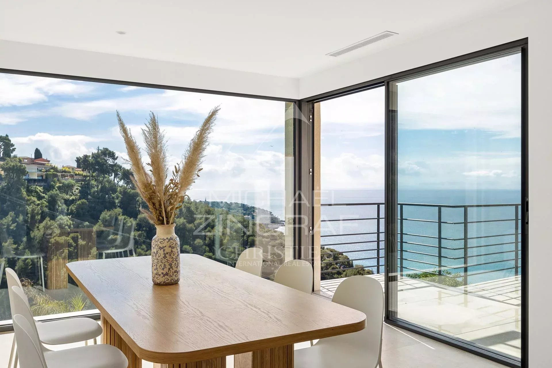 Villa contemporaine d’exception – Vue panoramique mer – Roquebrune-Cap-Martin
