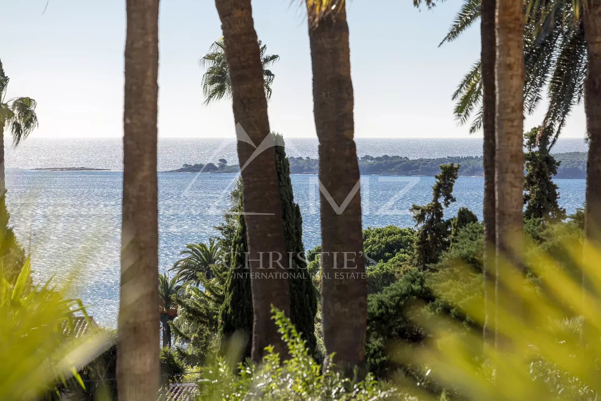 Hervorragende 4-Zimmer-Wohnung in einer prestigeträchtigen Residenz