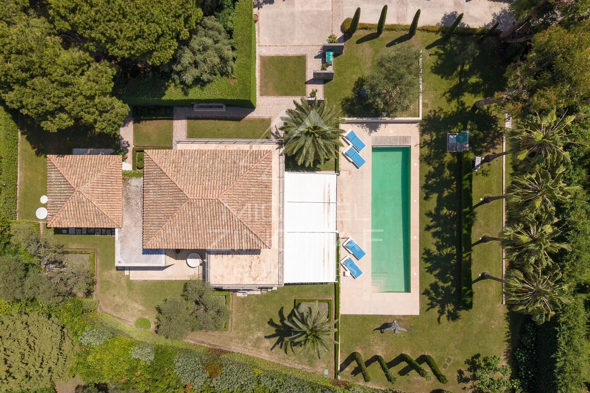 Cap d’Antibes - Propriété au charme provençal versant ouest