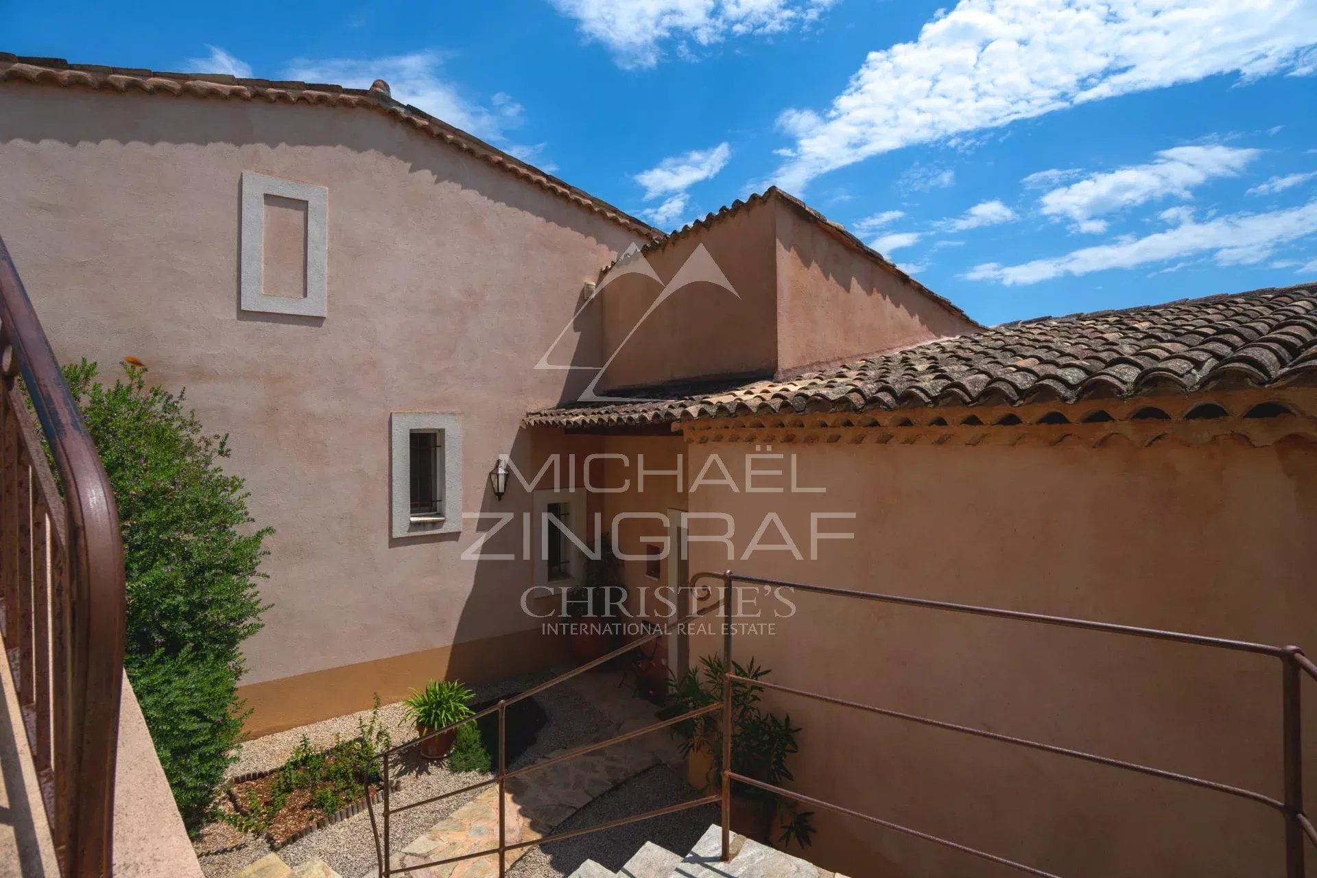 Elegant Provençal villa