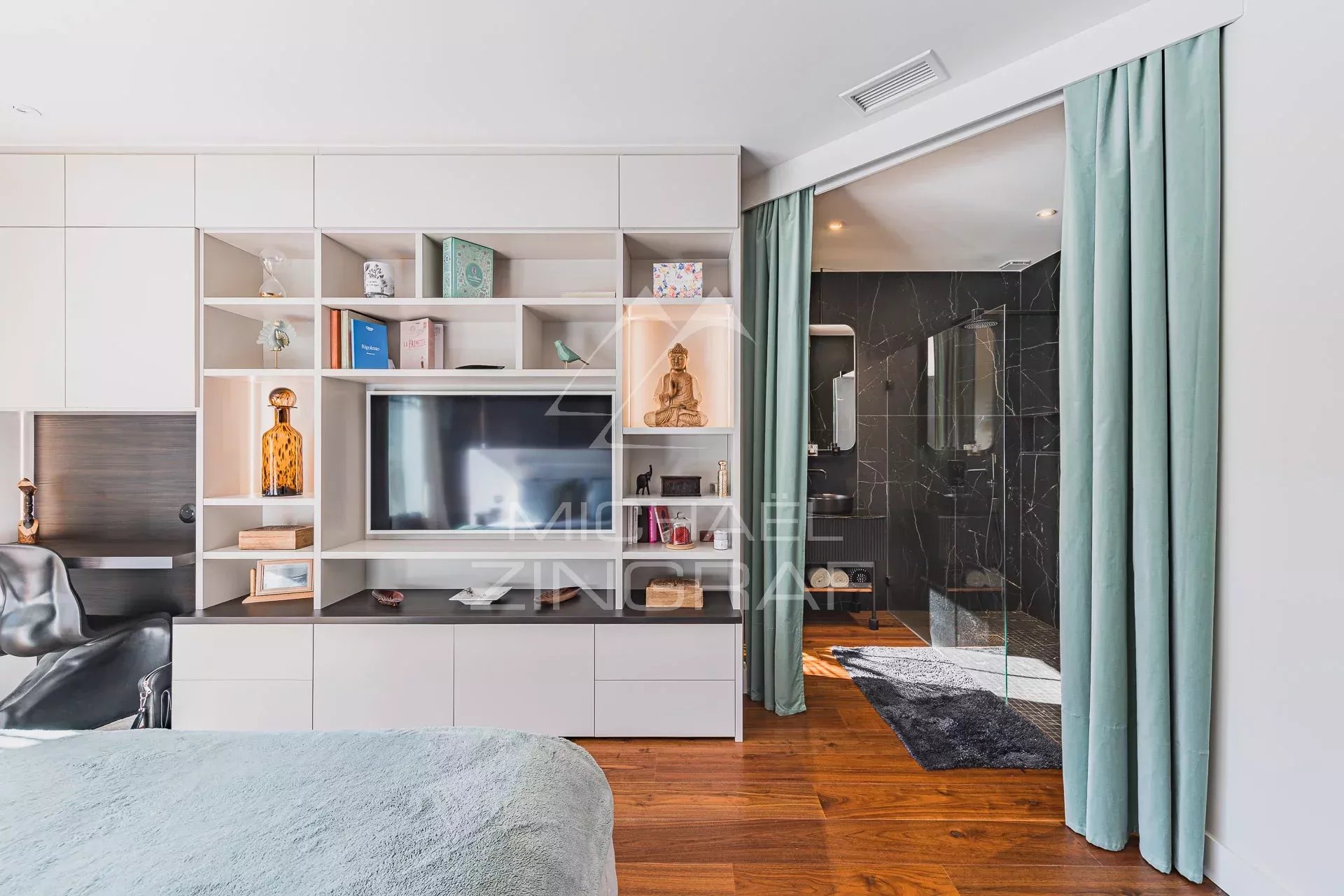 Grande maison contemporaine dans quartier calme