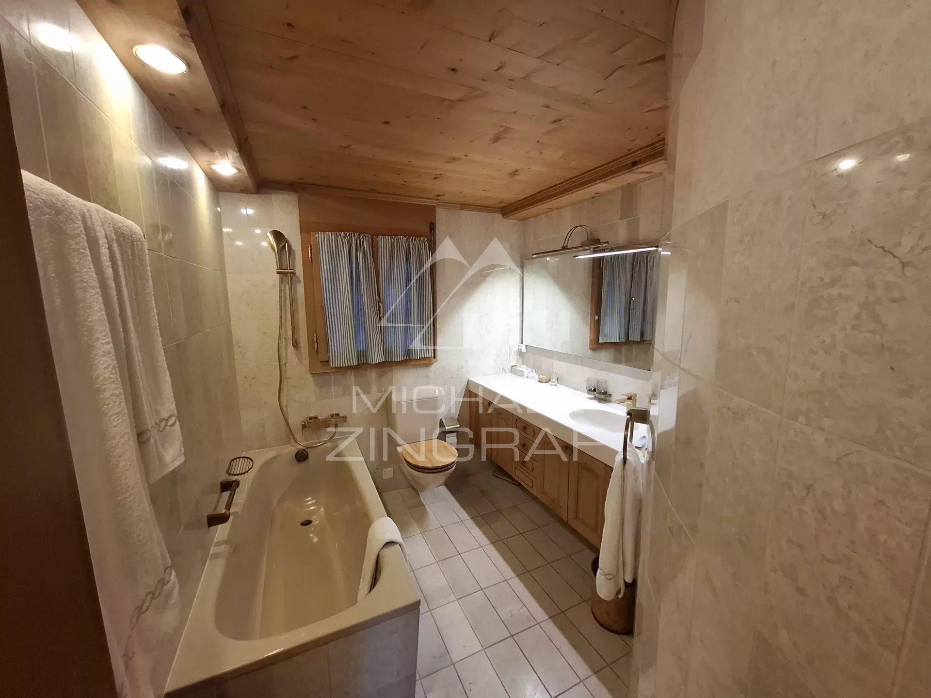 Appartement traditionnel dans le centre de Gstaad